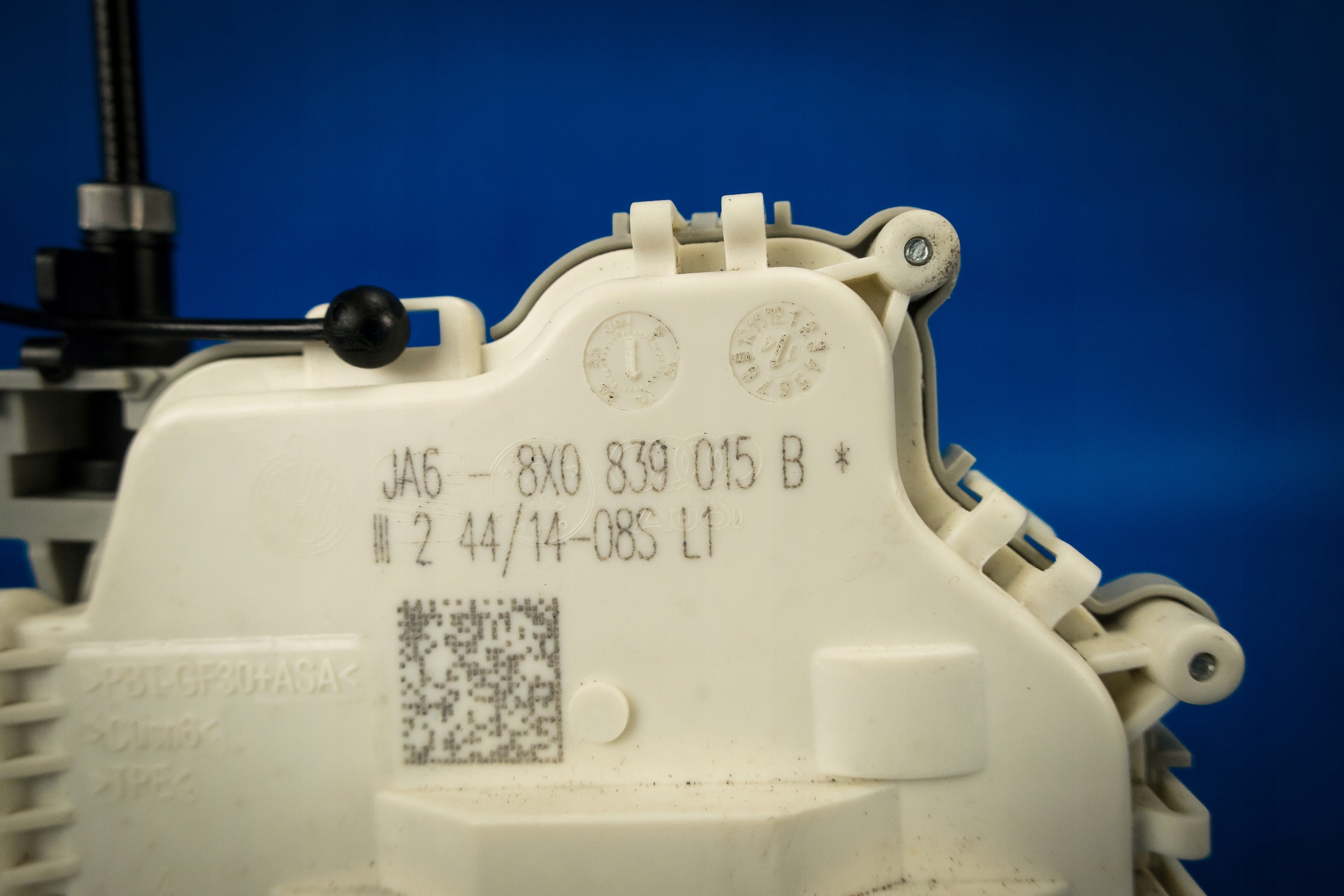 lock door left rear part Audi A1 8X Spb 8X0839015B