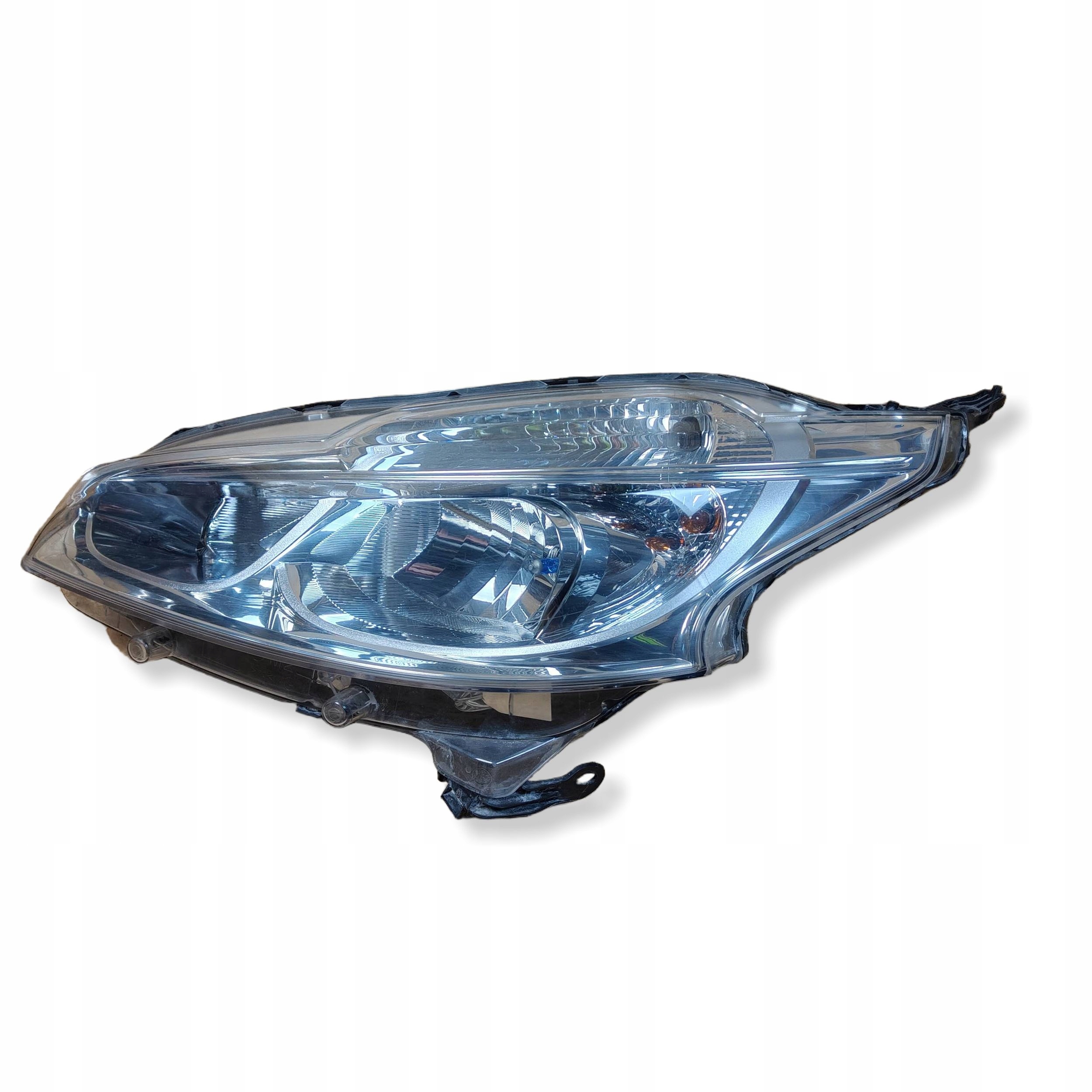 Reflektor front side left Peugeot 208 and 9802221880