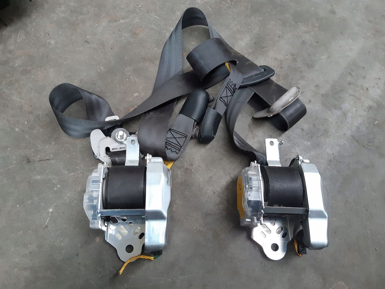 dashboard console tension belts Hyundai I30 1,4 16V