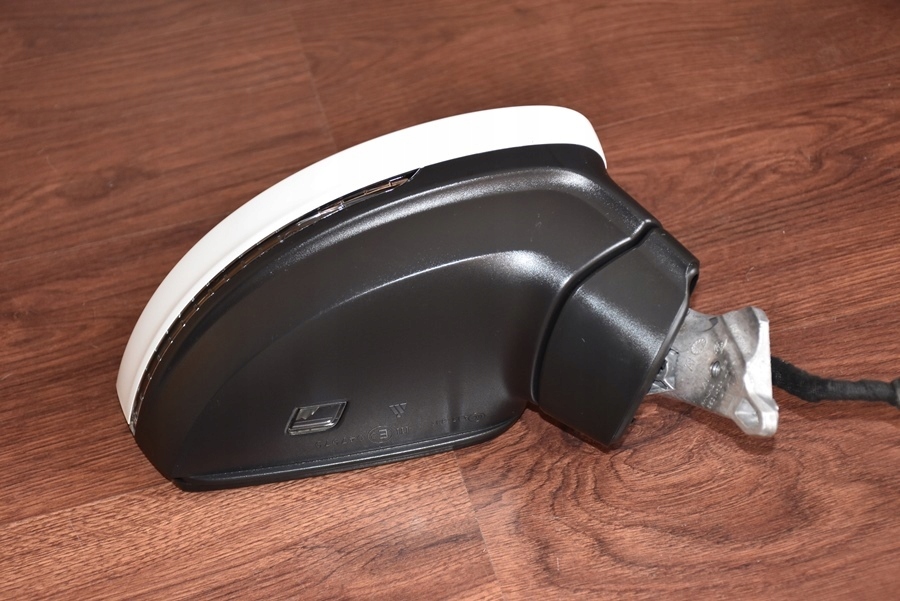 LUSTERKO PRAWE 13PIN VW TIGUAN 2 II 5NA ROK2016 EU Typ samochodu Samochody osobowe