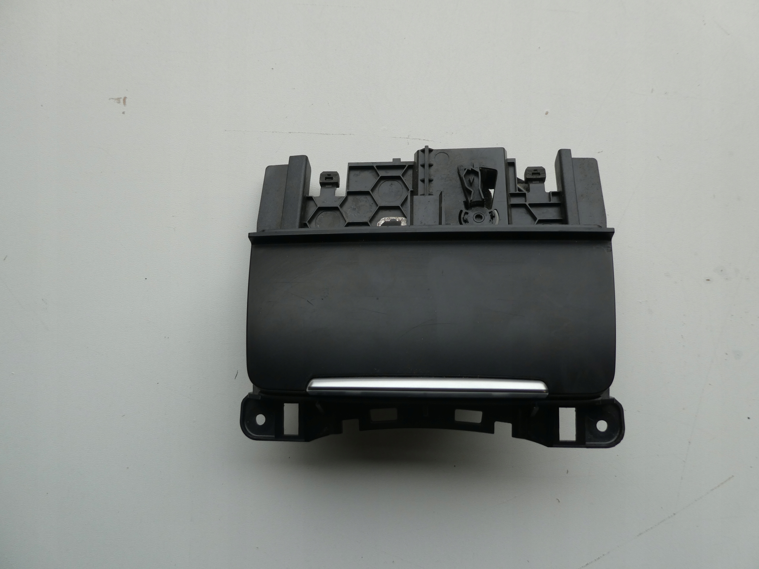 AUDI A4 B8 ashtray passenger compartment 8K0857951