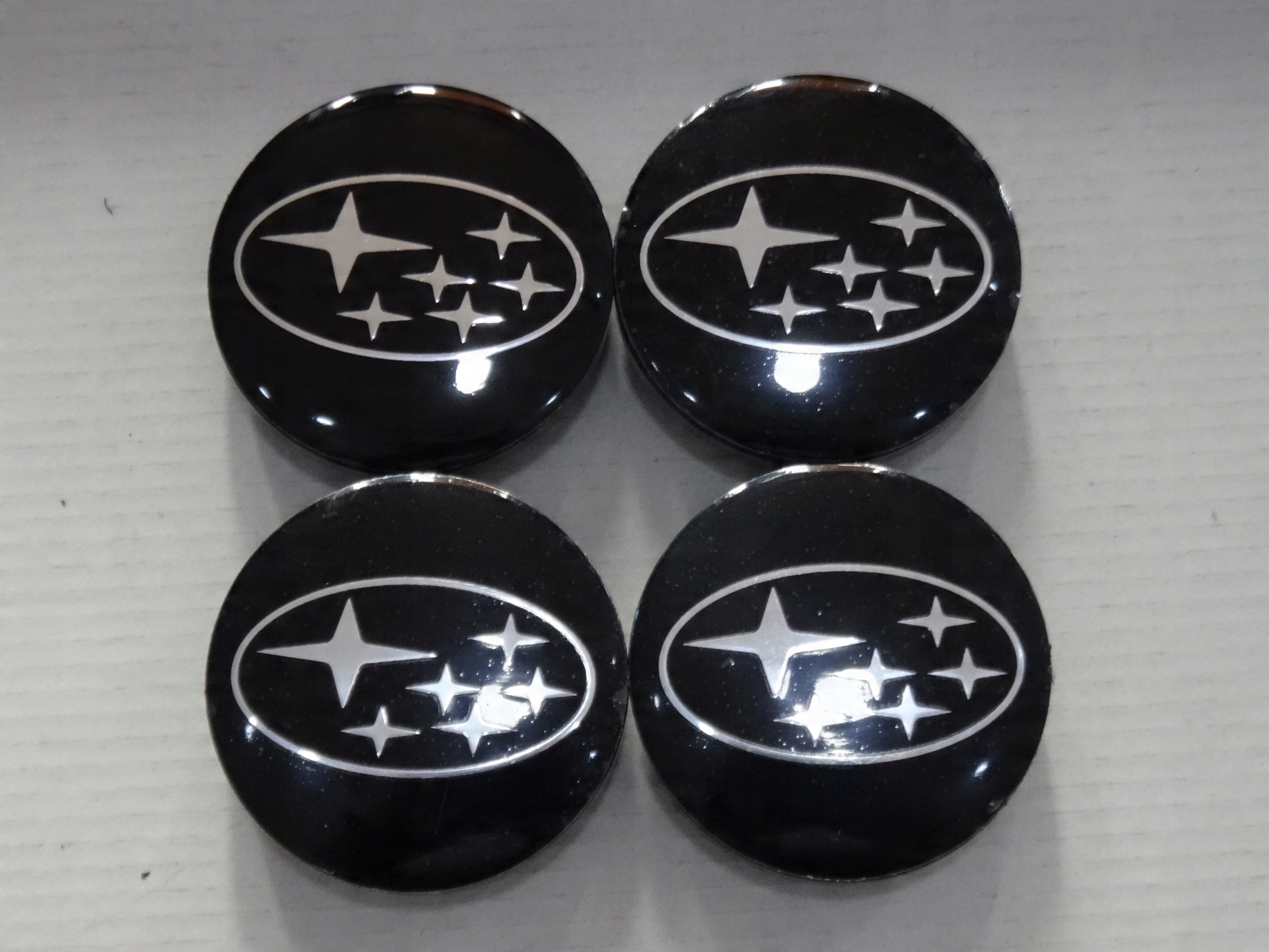 

4x Dekle dekielki emblem na felgi Subaru 56 mm cz