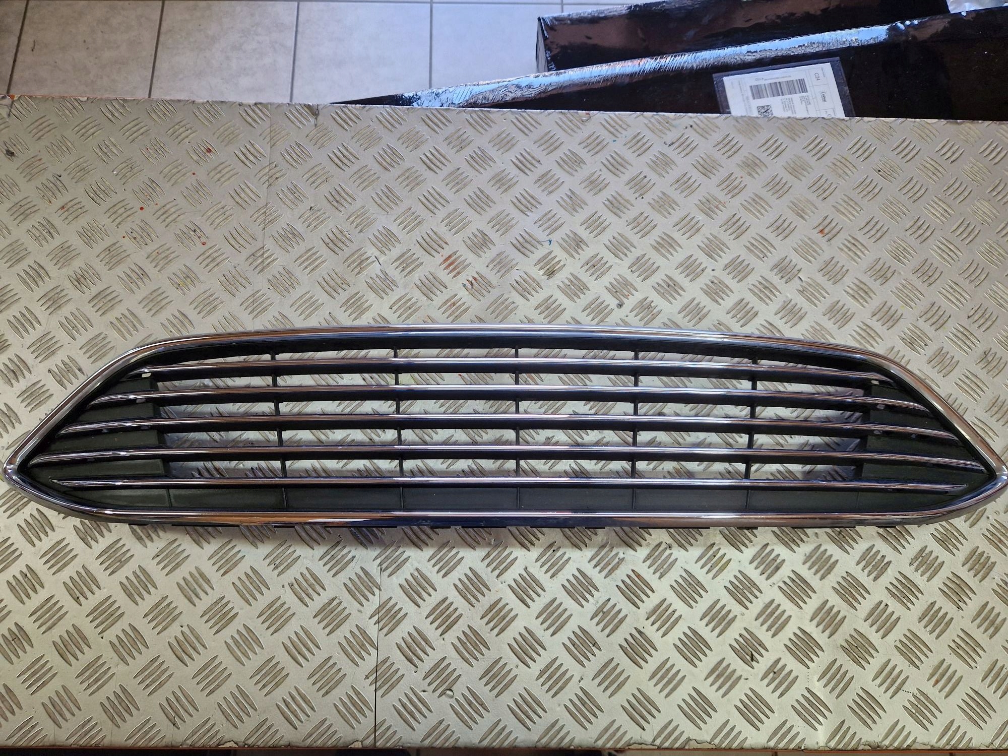 GRILLE FORD FOCUS III LIFT 2014R->