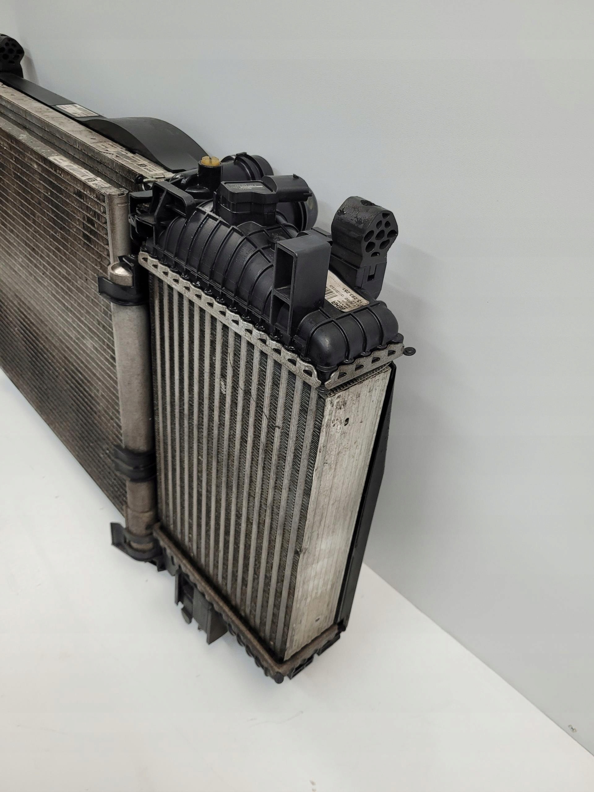 chladiče ventilátor OPEL MERIVA B 1.4T 13283251