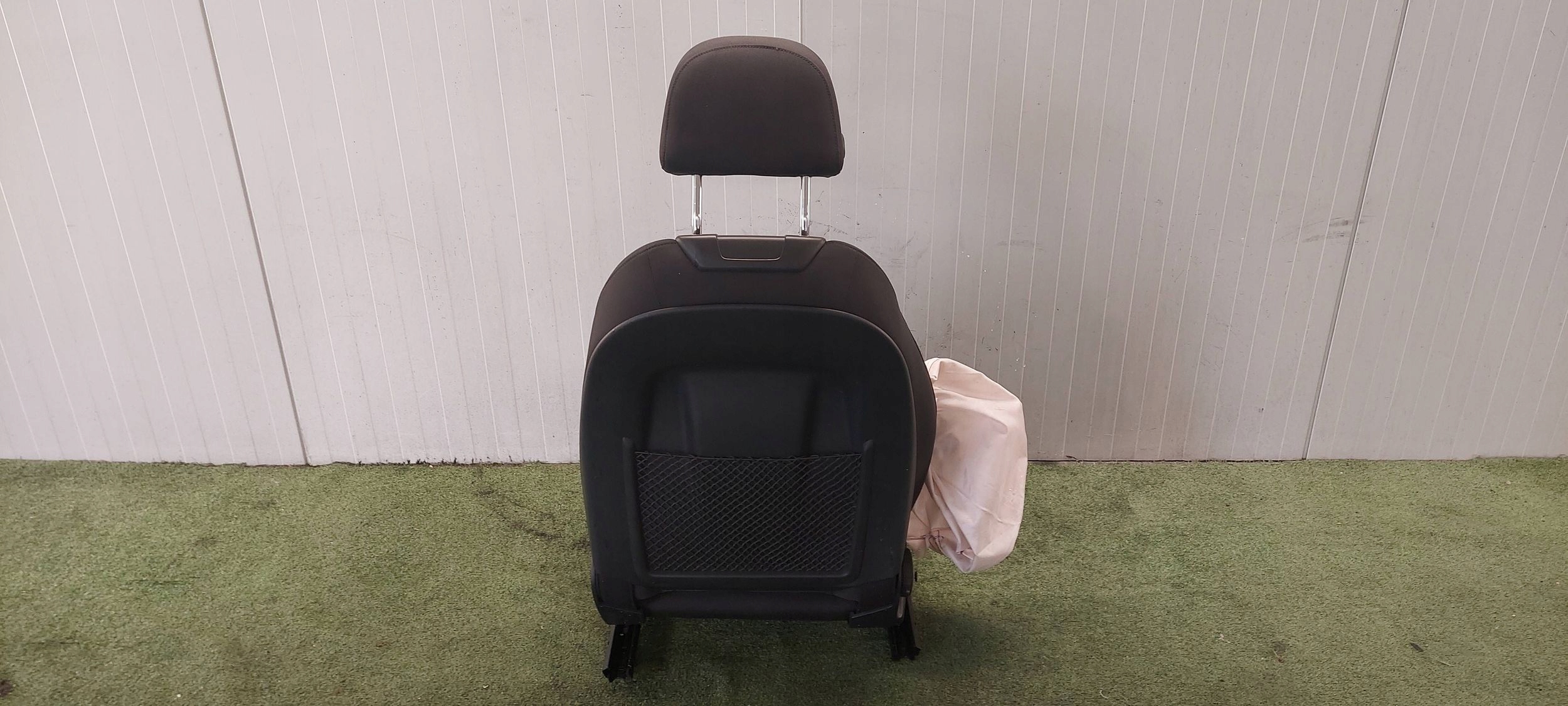 Siège Passegers AUDI A4 B9 Endommagé