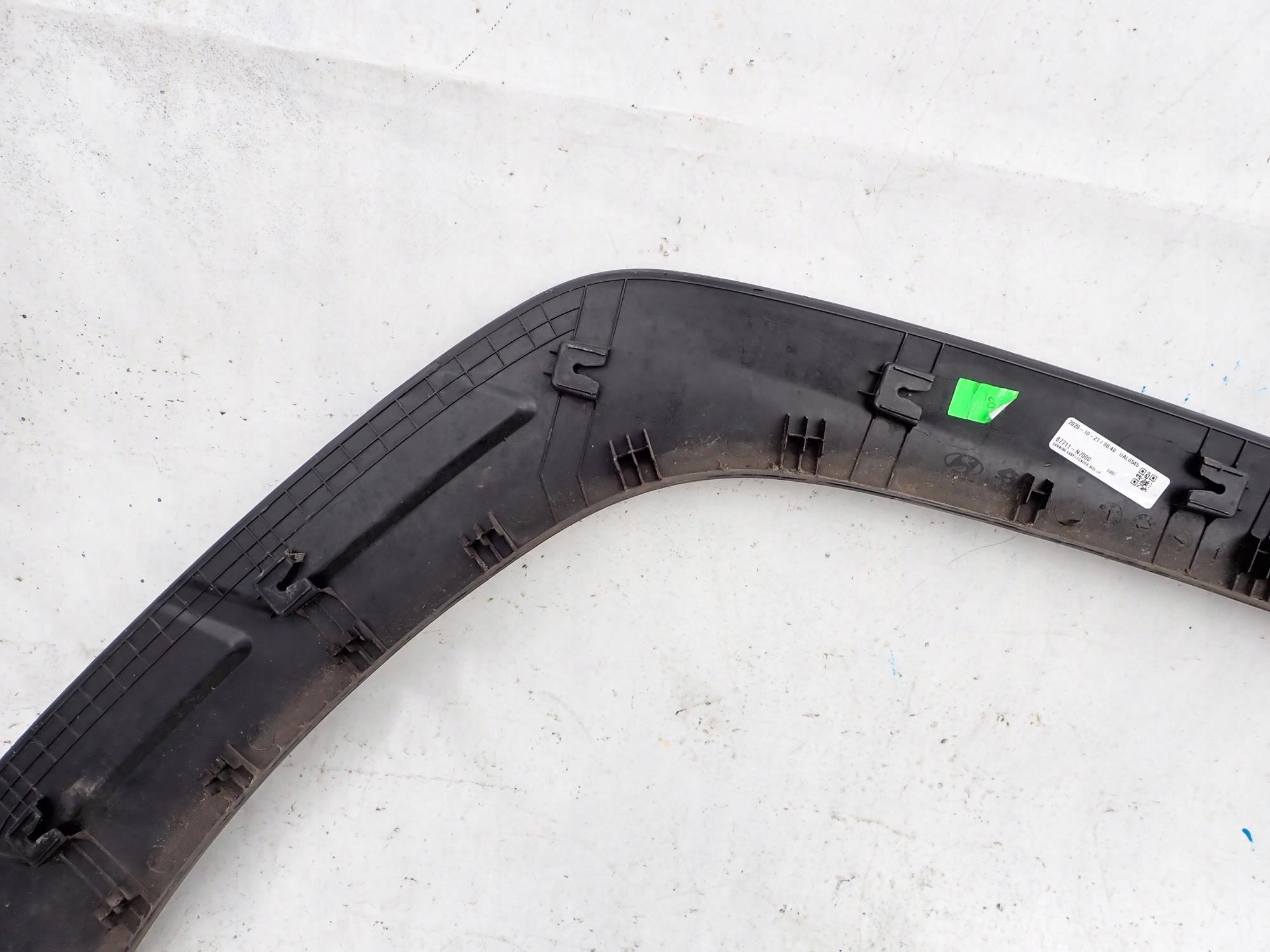 HYUNDAI TUCSON IV 4 20- moulding cap left front