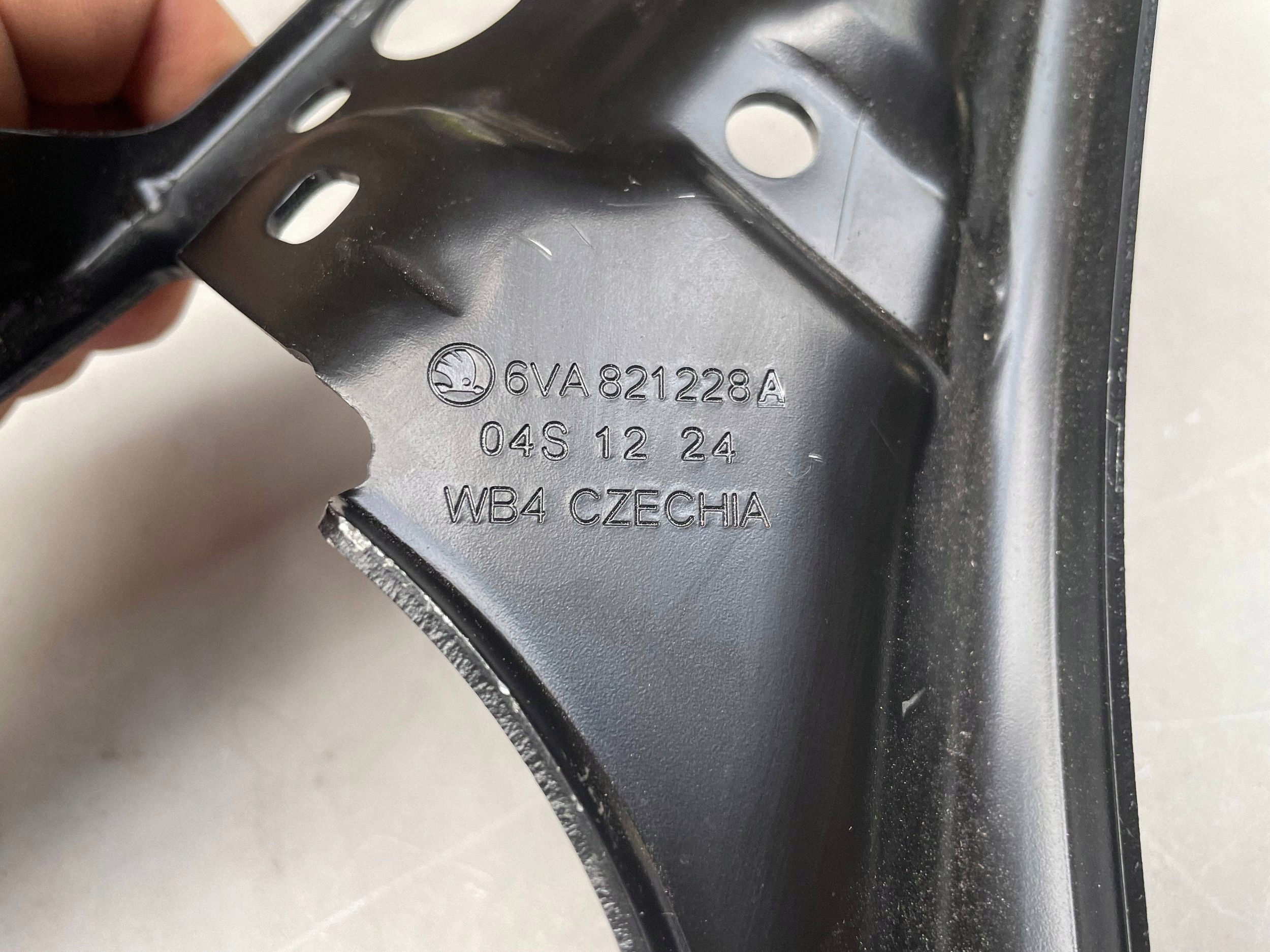 Support plaque Aile Avant SKODA FABIA MK4 (6VA) 6VA821228A @M