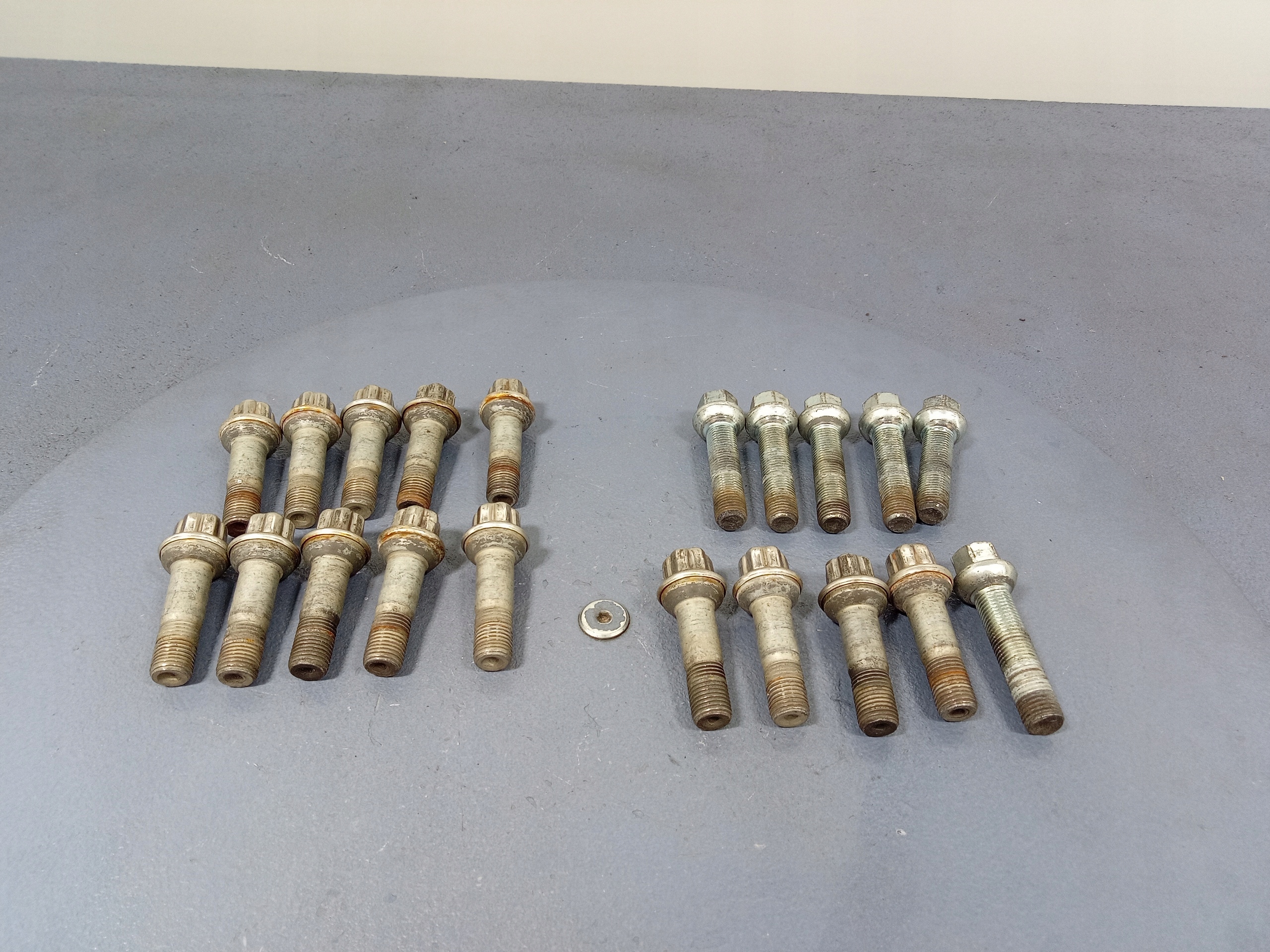 CL W216 W221 колісні болти M14X1. 5 20 шт