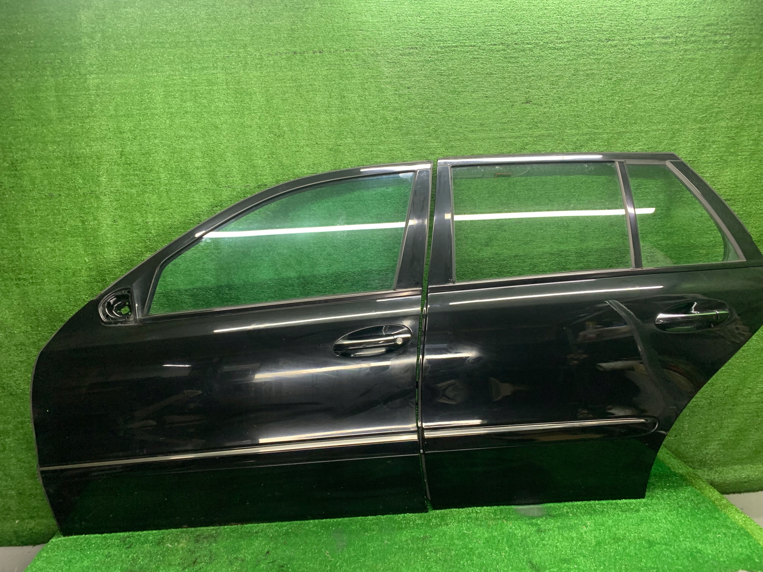 MERCEDES W211 LEWE LEWY TYŁ TYLNE 197 C197 STAN BDB LAKIER ORGINAŁ