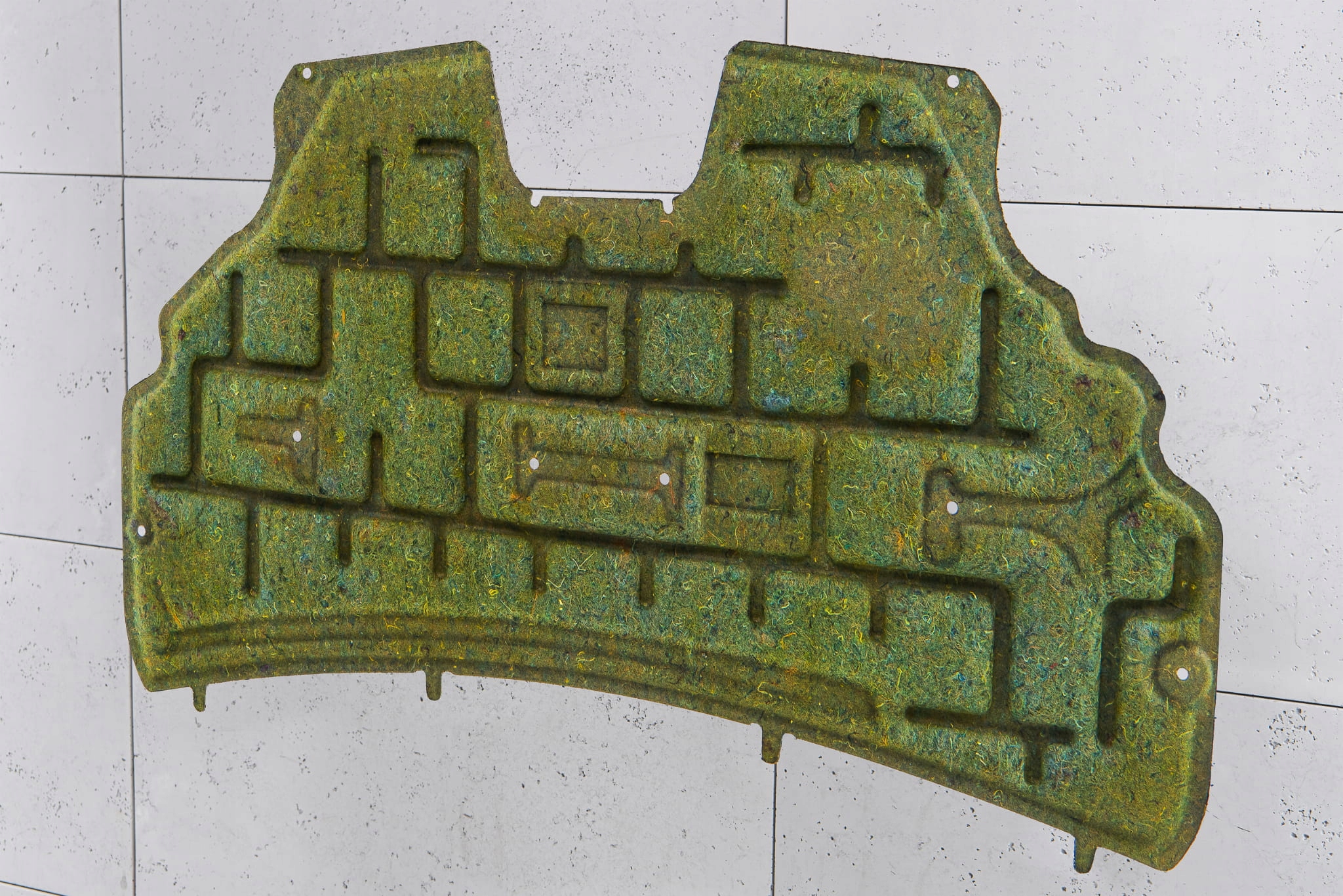 FORD FIESTA MK7 VII 2008-2012 VAN WYGŁUSZENIE MASKI 8A61A16746AE Strona zabudowy przód