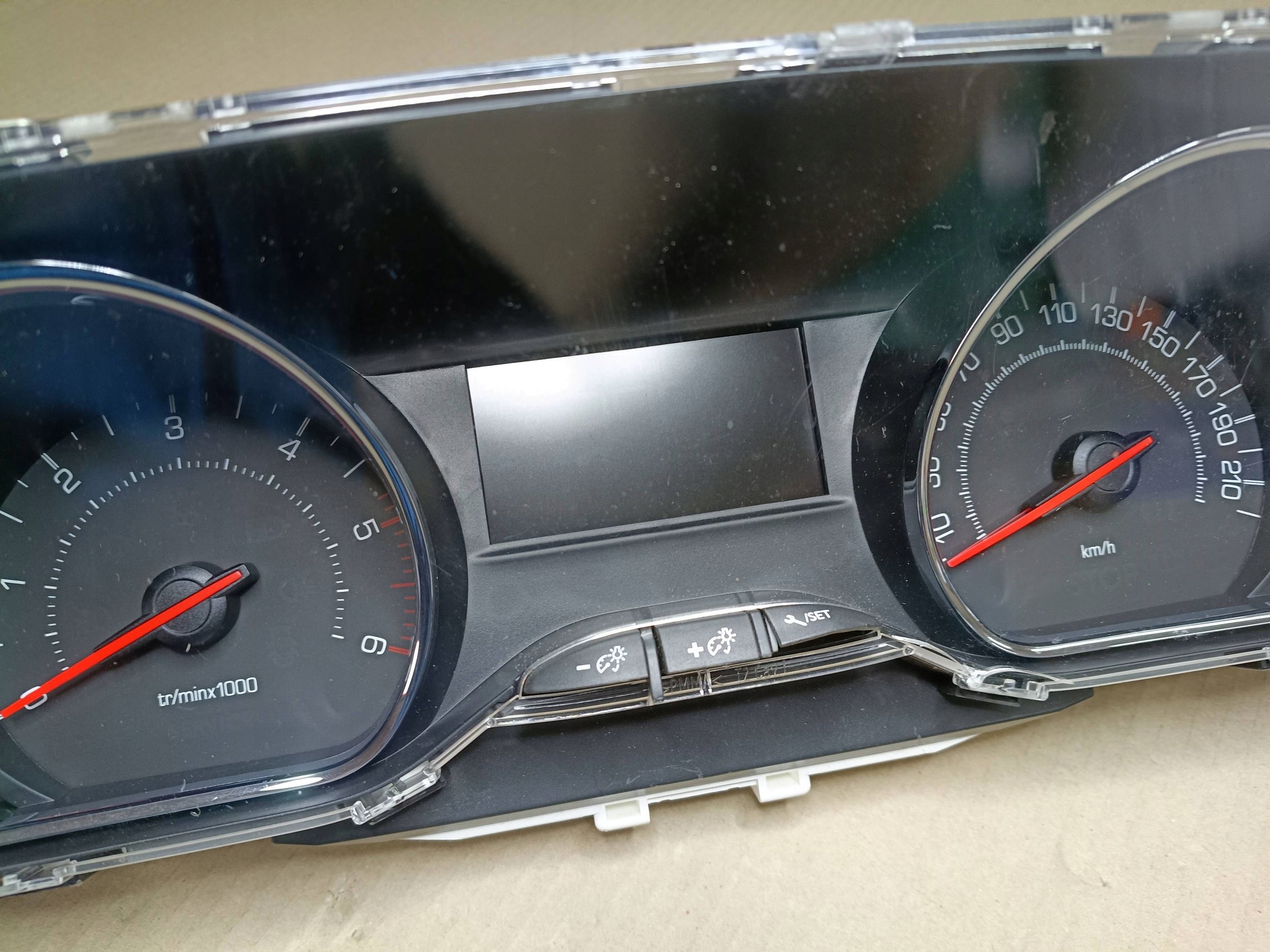 dials dials Peugeot 208 and 9801904080