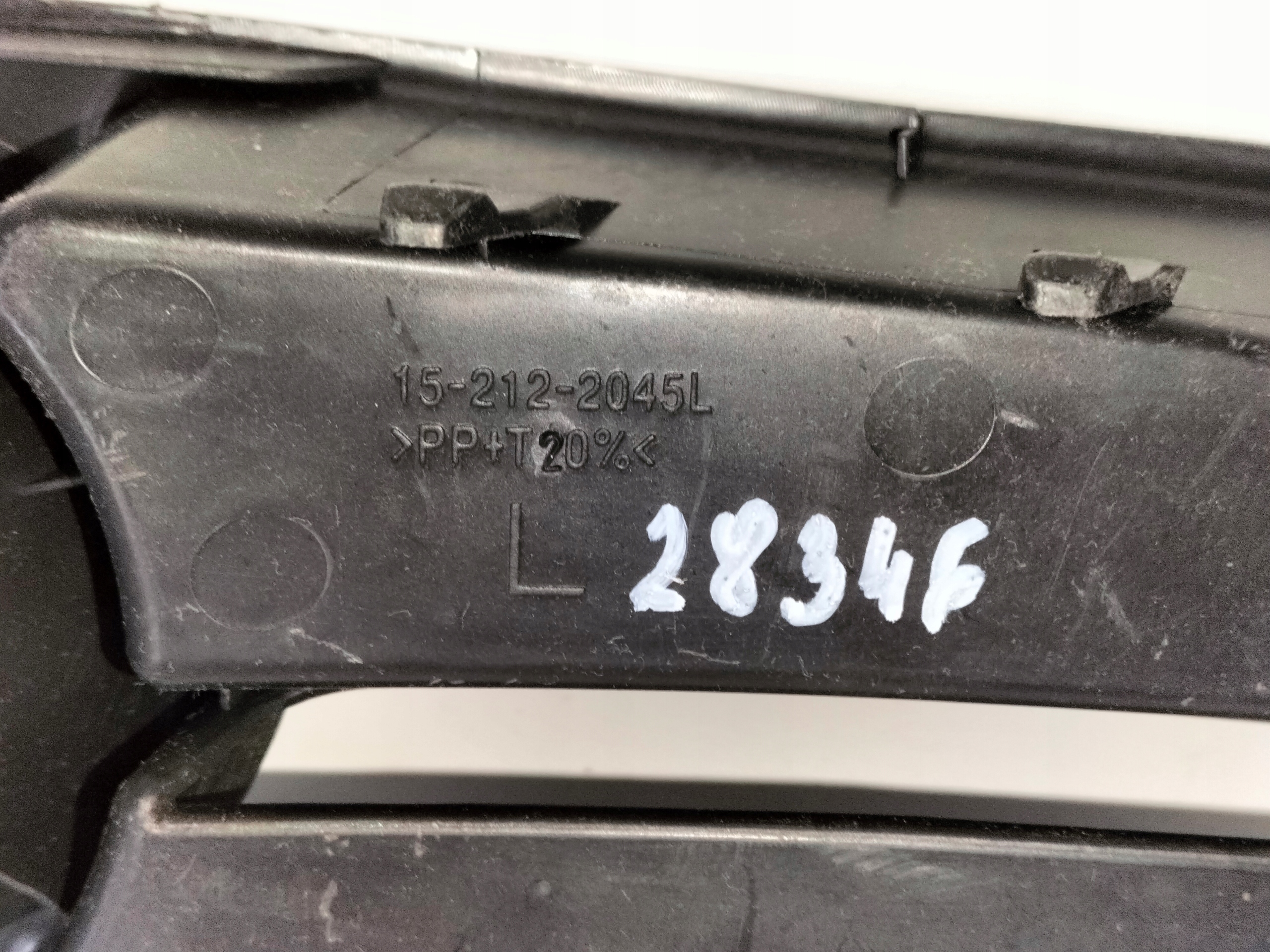 maska mřížka nárazníku levá TOYOTA COROLLA E12 04
