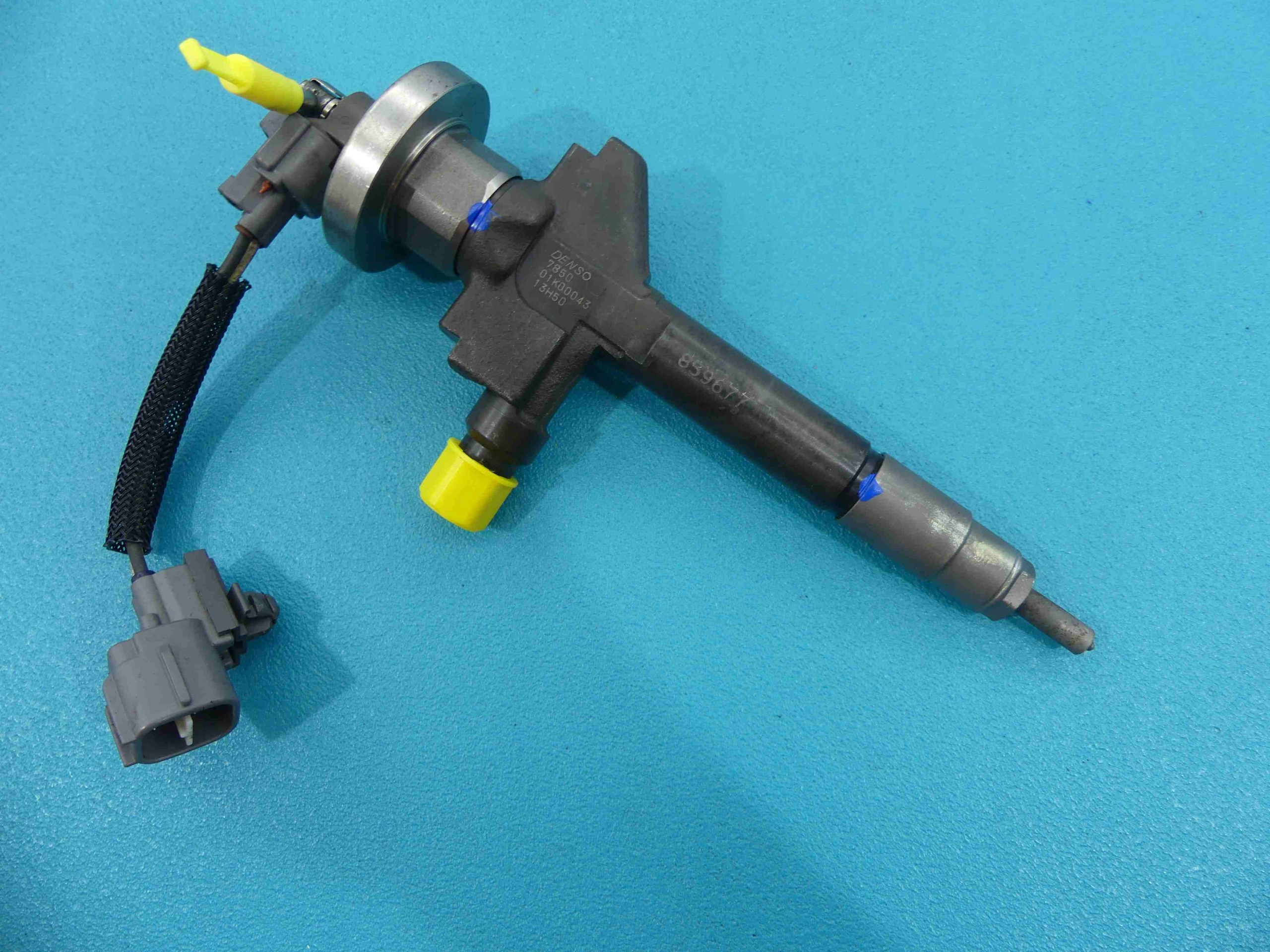 WTRYSKIWACZ MAZDA 6 I 02-07 MPV II 99-06 2.0 CITD