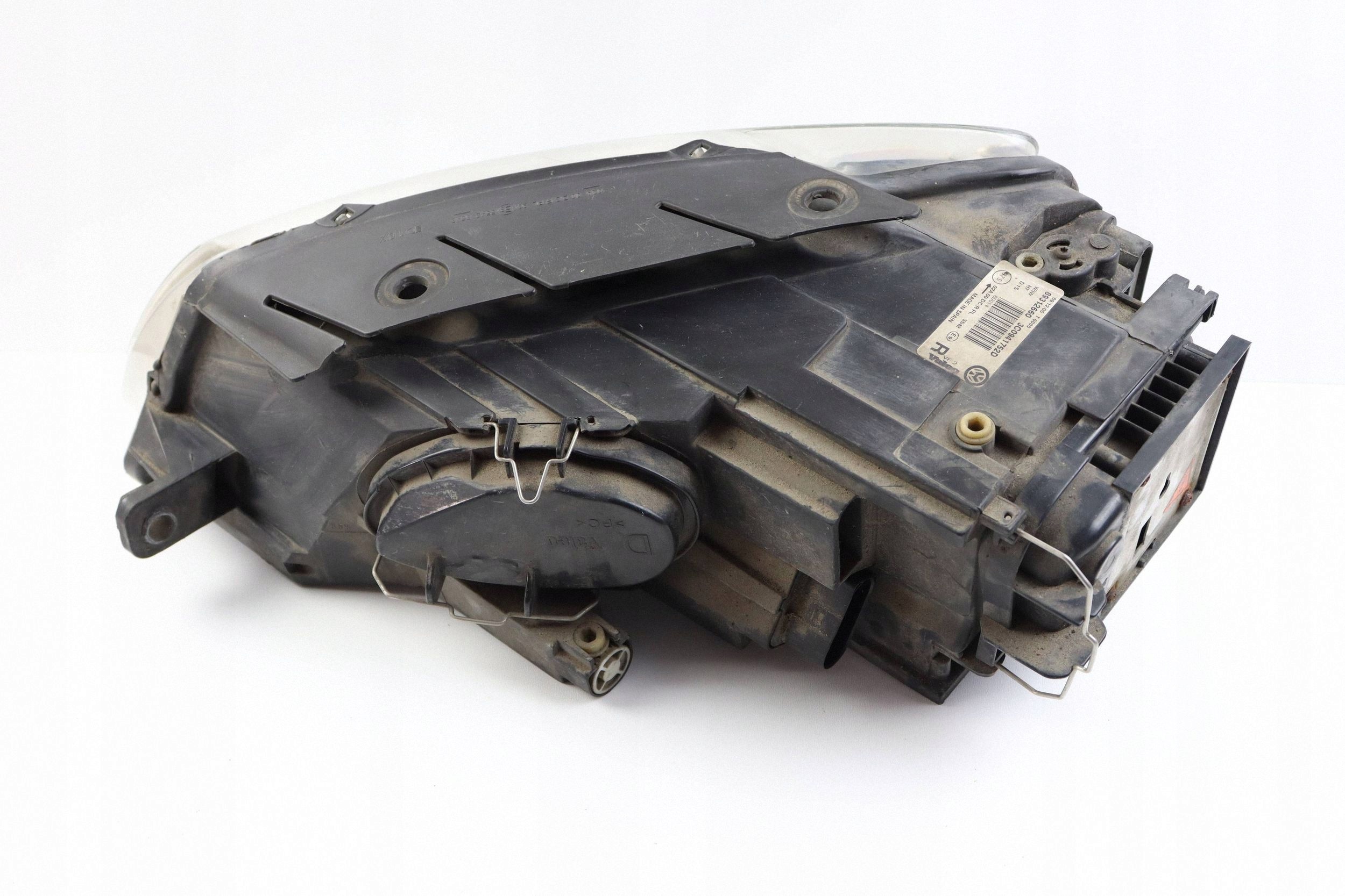 VW PASSAT B6 light front right front BI-XENON SKRETNA EUROPA 3C0941752D