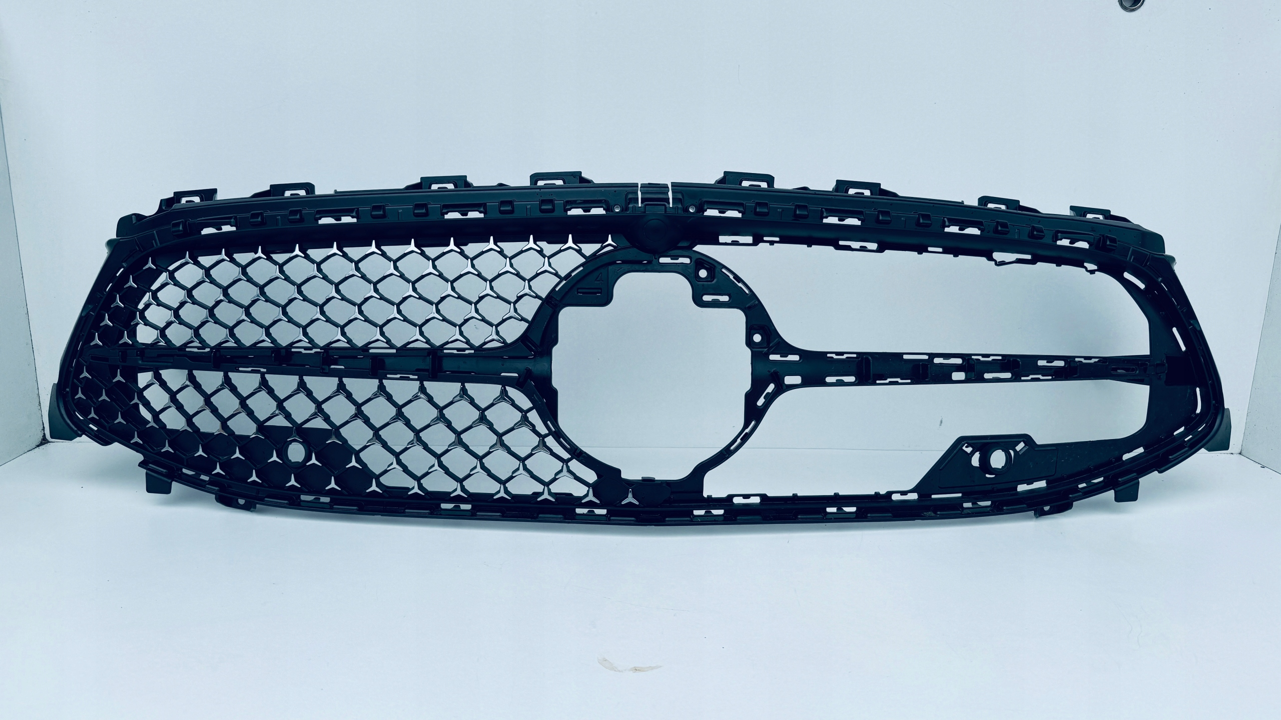 РЕШЁТКА РЕШЕТКА РАДИАТОРА БАМПЕРА MERCEDES КЛА AMG РЕСТАЙЛИНГ 118 W118 A1188883800