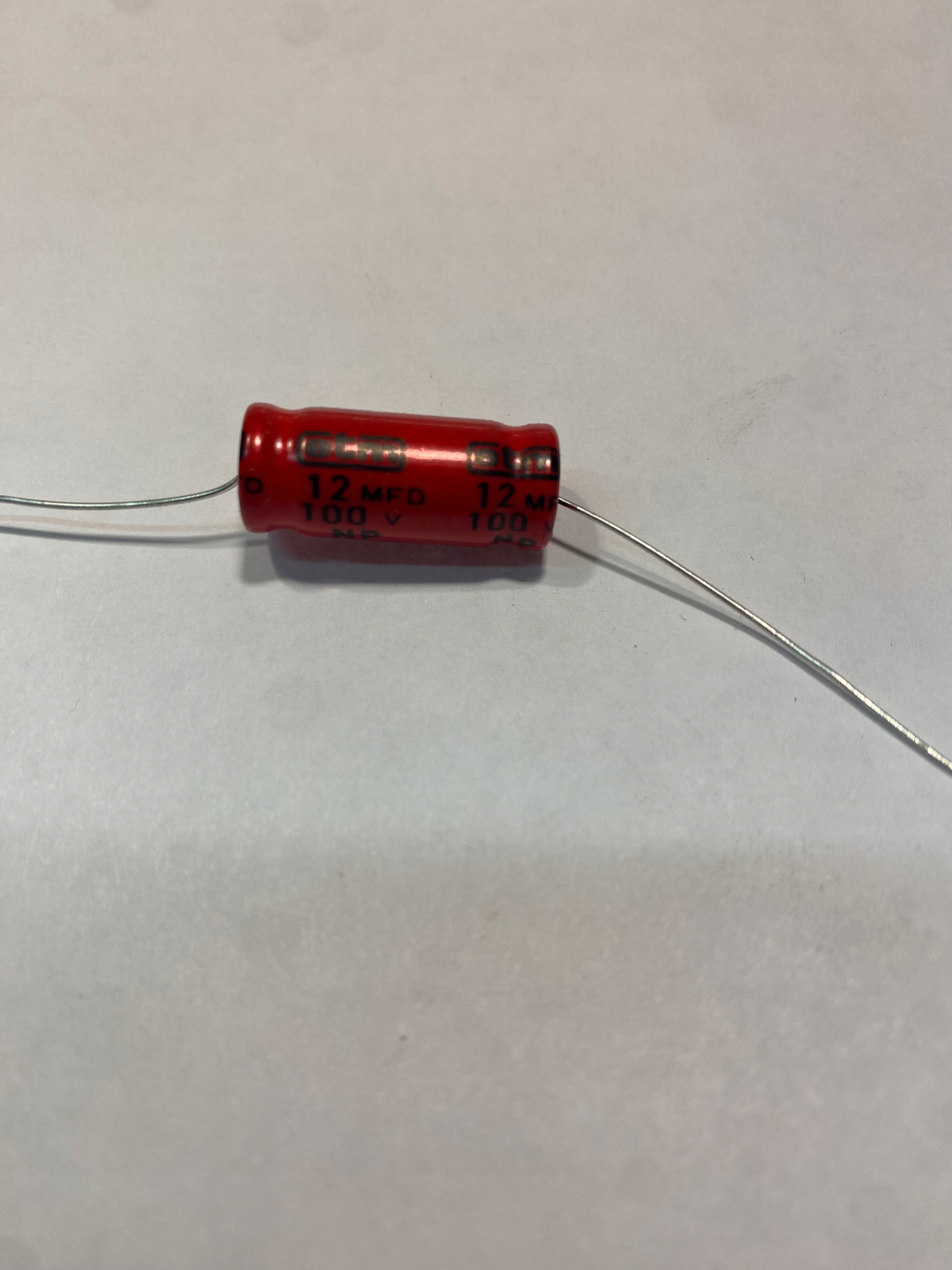 Kondensator 12 uF ETM 100V do zwrotnic