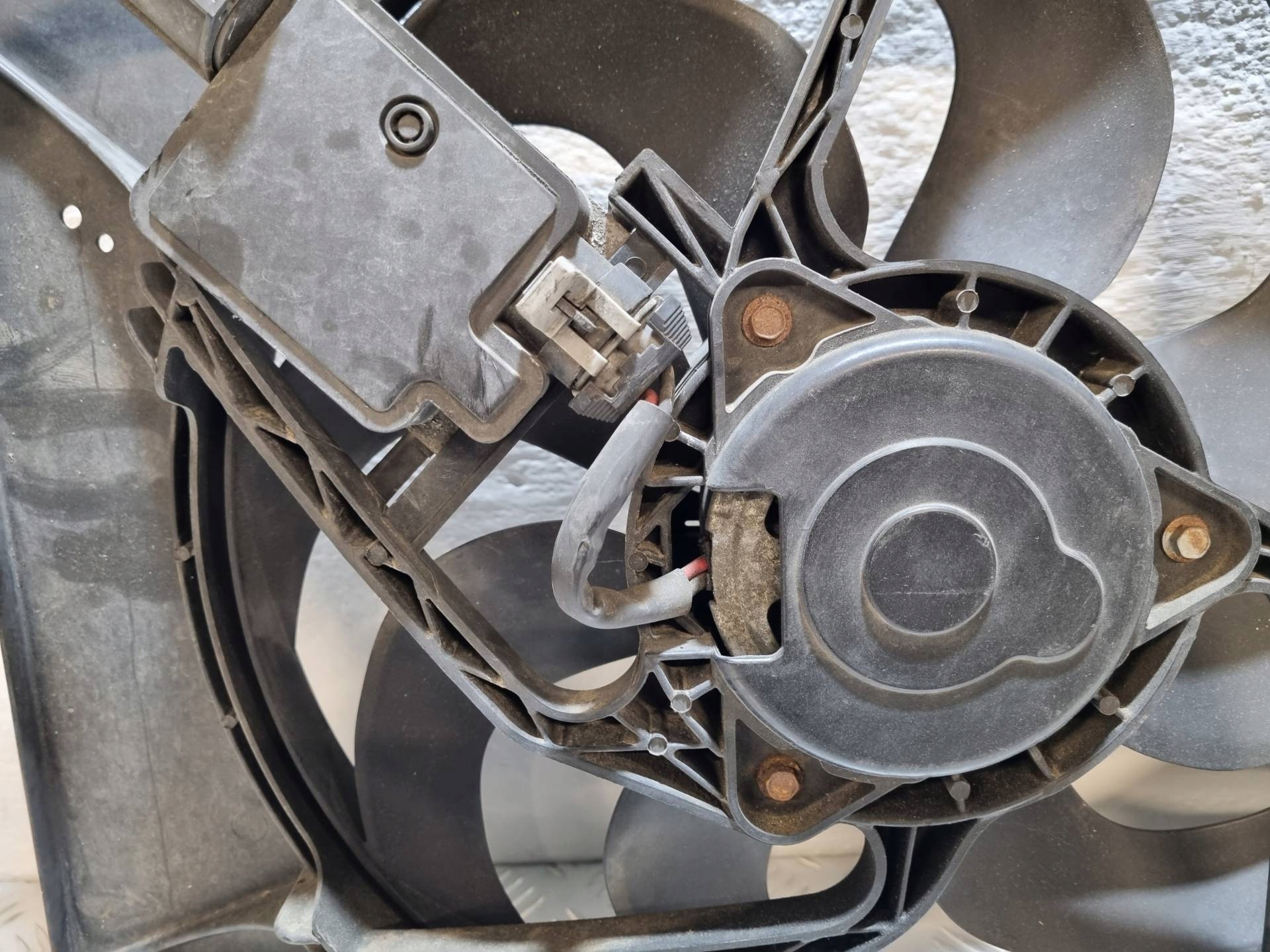 ventilátor chladiče Ford Mondeo 4 2010 6G918C607BB