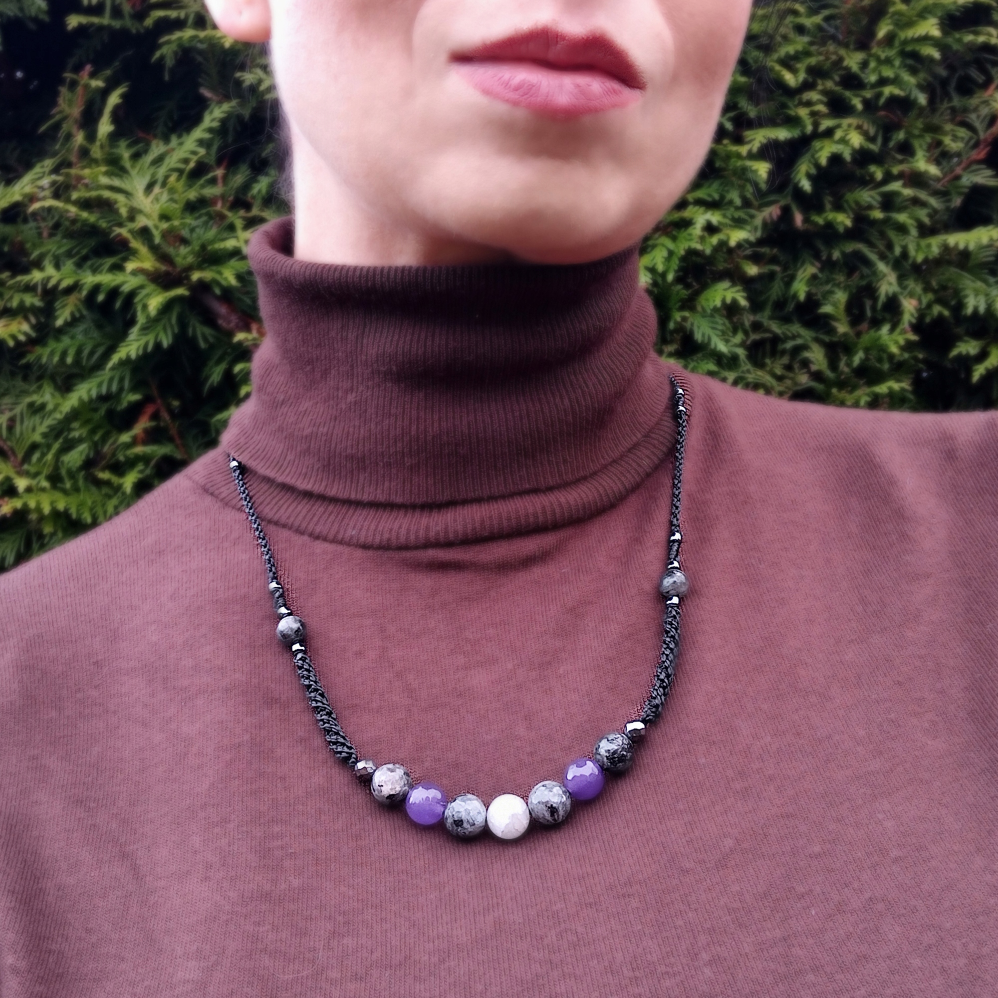 Supernova larvikit křišťál horský v makru náhrdelník moderní korále