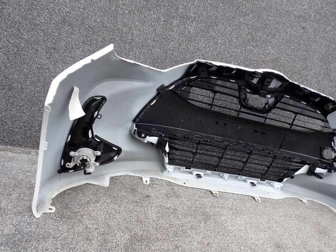 TOYOTA YARIS IV Frontstoßstange vorne