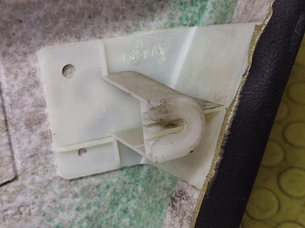 OPEL VECTRA C upholstery side door left rear part