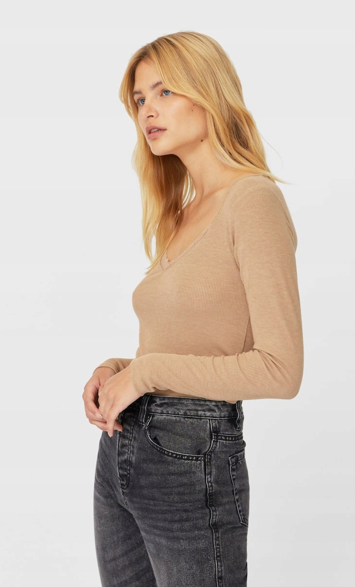 

Stradivarius_sweter Bluzka Z Koronką 6517/102