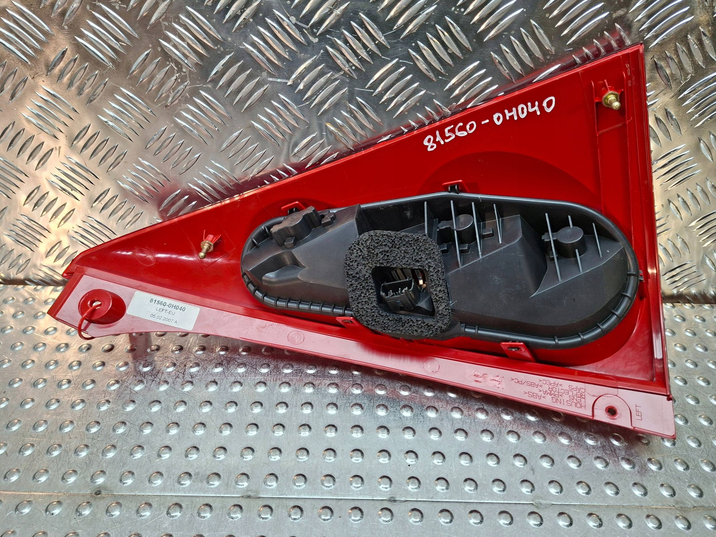 light rear left 81560-0H040 PEUGEOT 107 2005