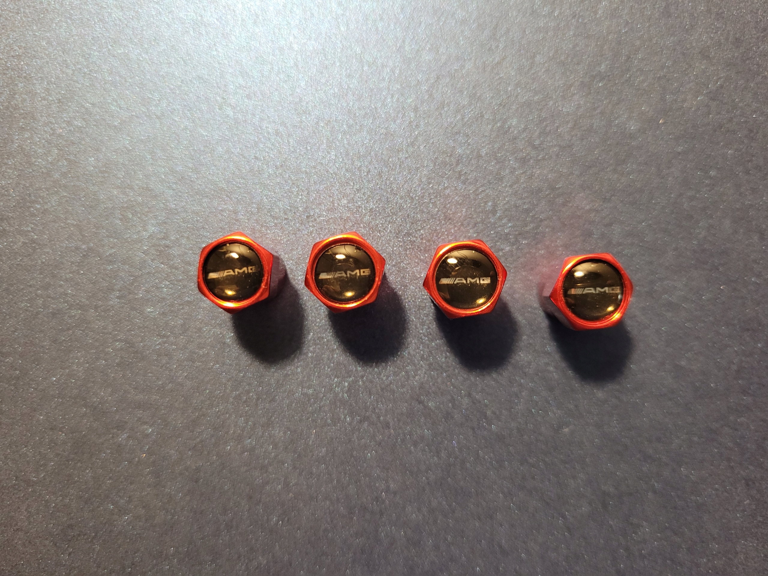 Wentyle nakrętki do Mercedes AMG kolor Red Producent Inny