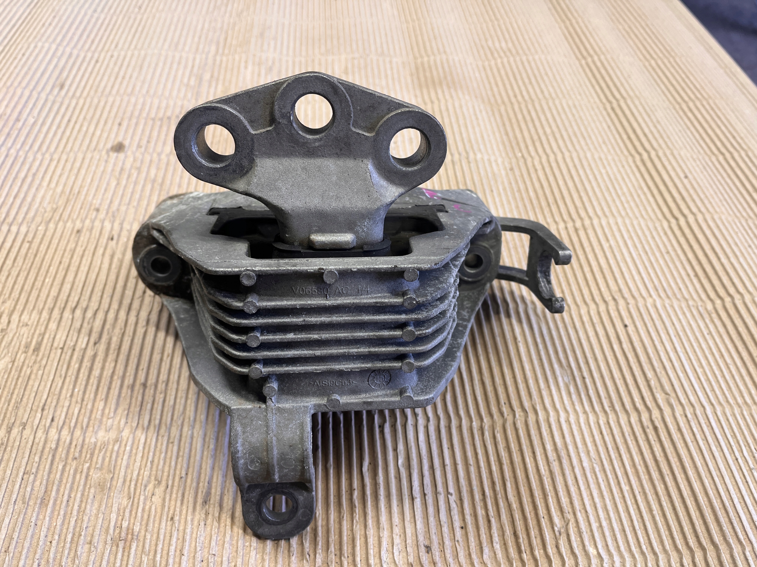 OPEL ZAFIRA C holder engine mount right 13347455