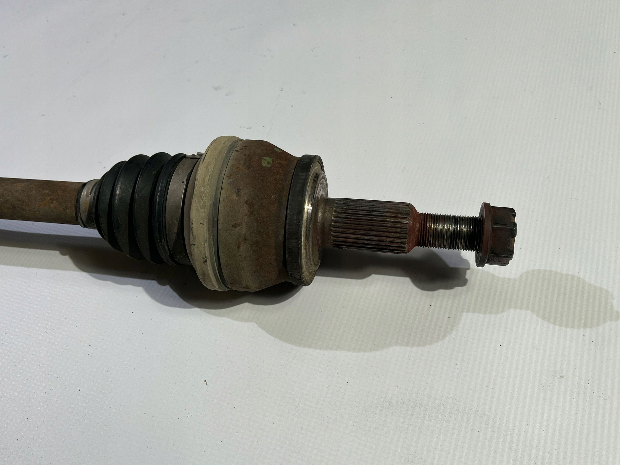 semi-axis right Dodge Charger Challenger 6.4 6.1 SRT 2009-2014r