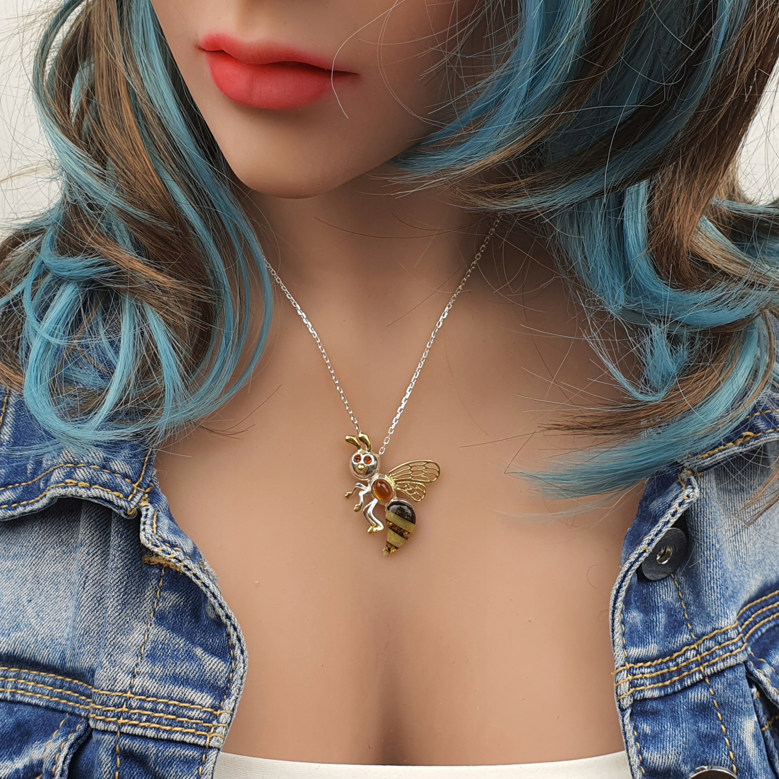 Stříbrný Přívěsek Včela S Jantarem, Přívěsek