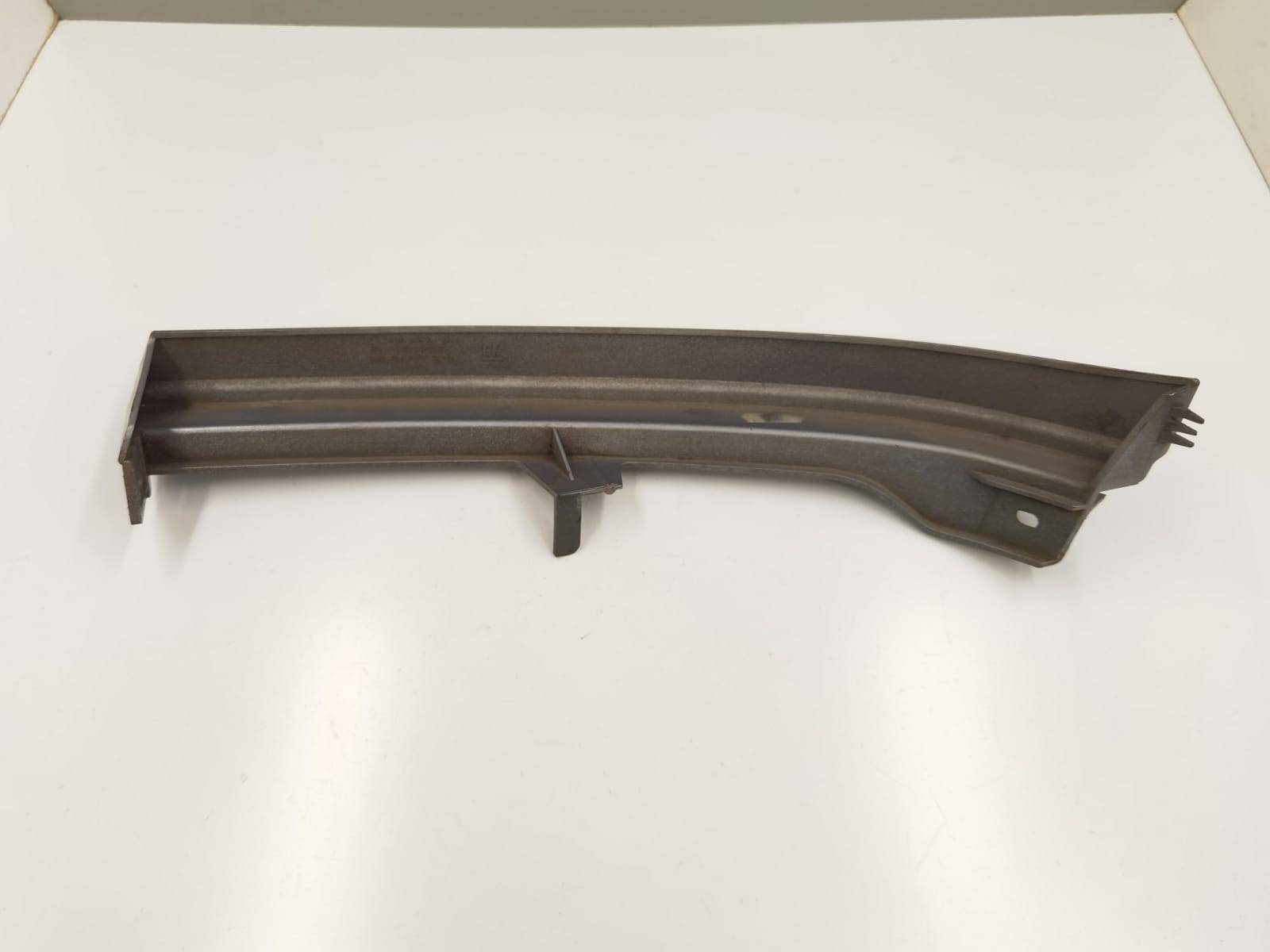 moulding below lampe right side Opel Zafira A facelift 2004 90580652