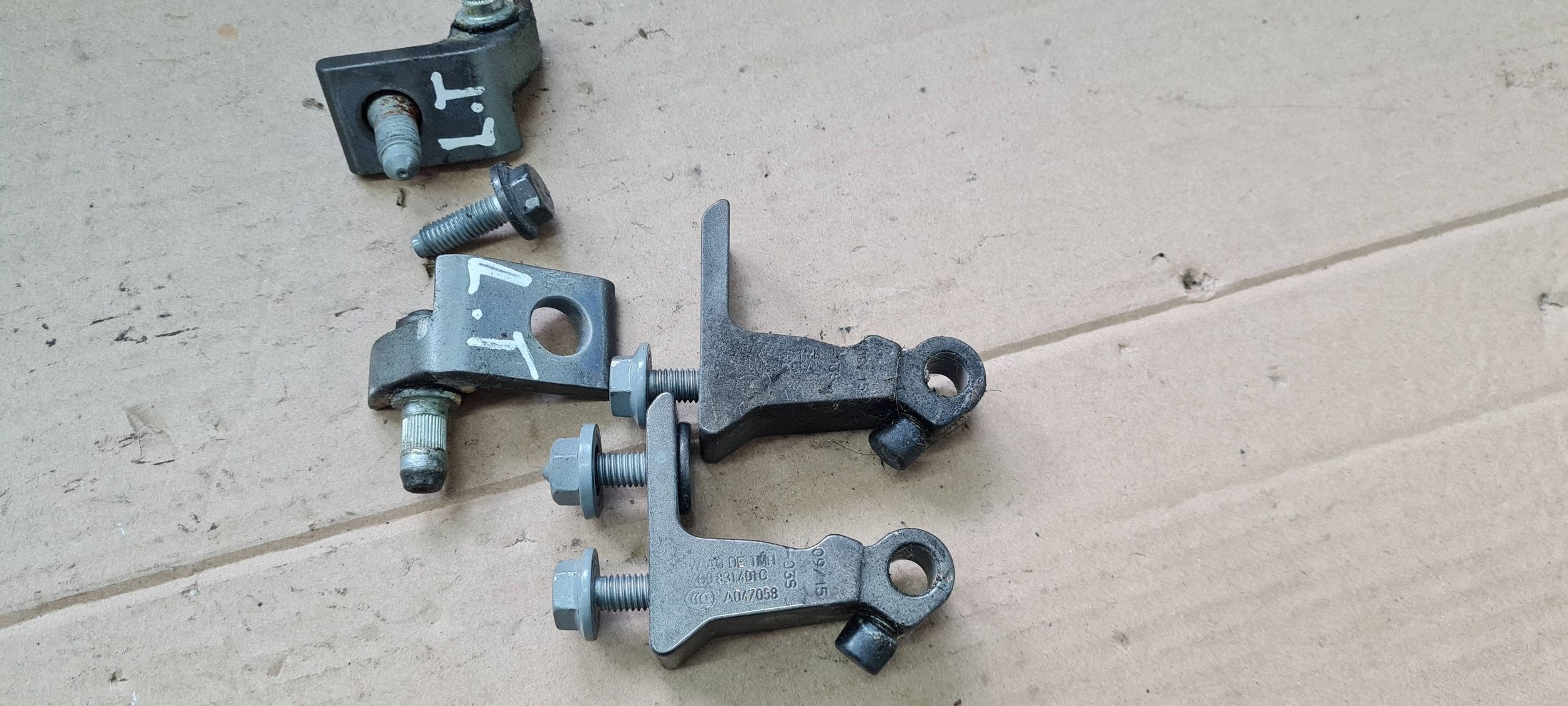 A6 C7 4G LIFT hinge hinges door left left rear part KOMPLET LY1P