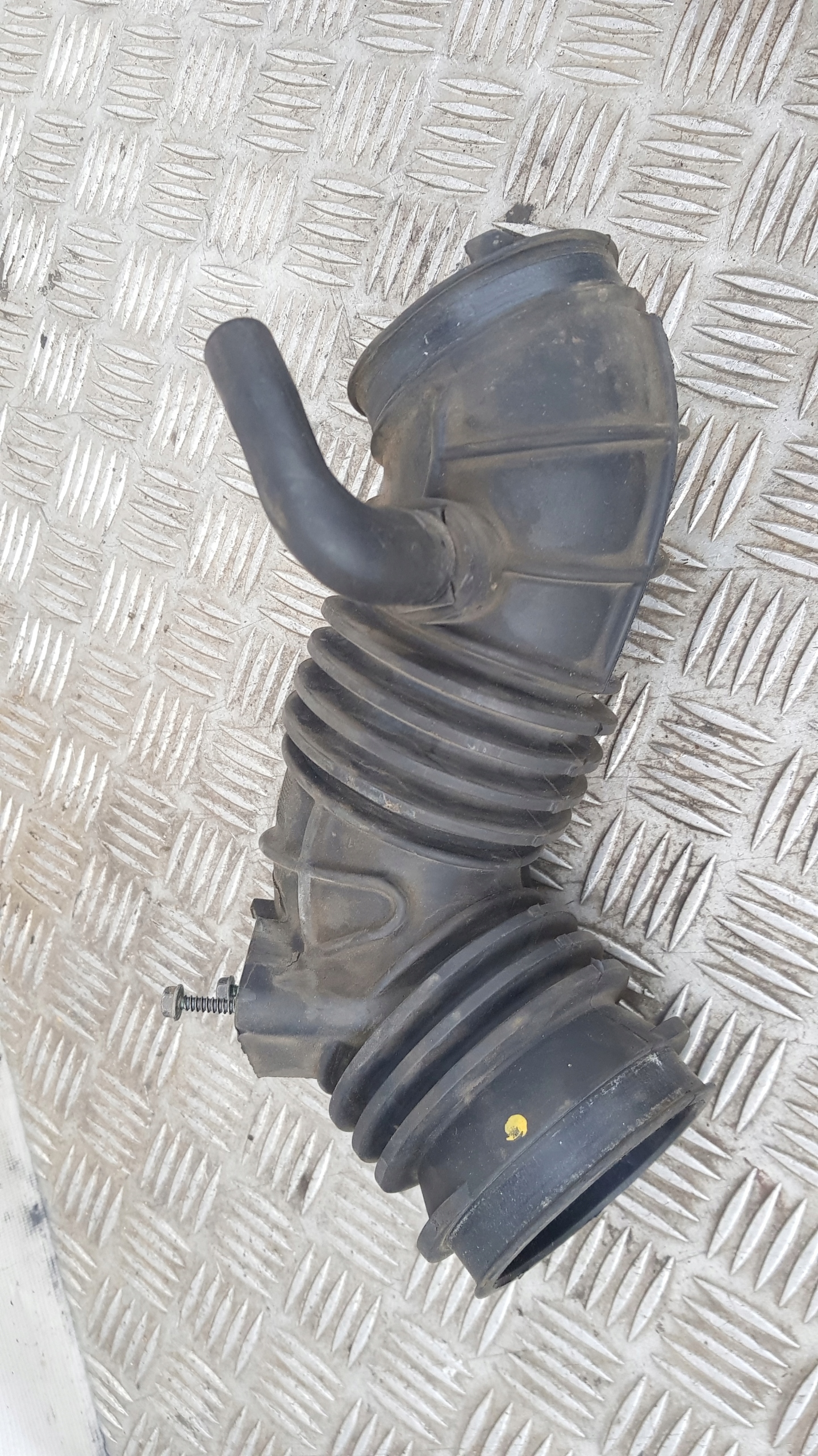 VOLVO V70 2.4 T wiring air pipe 9155453