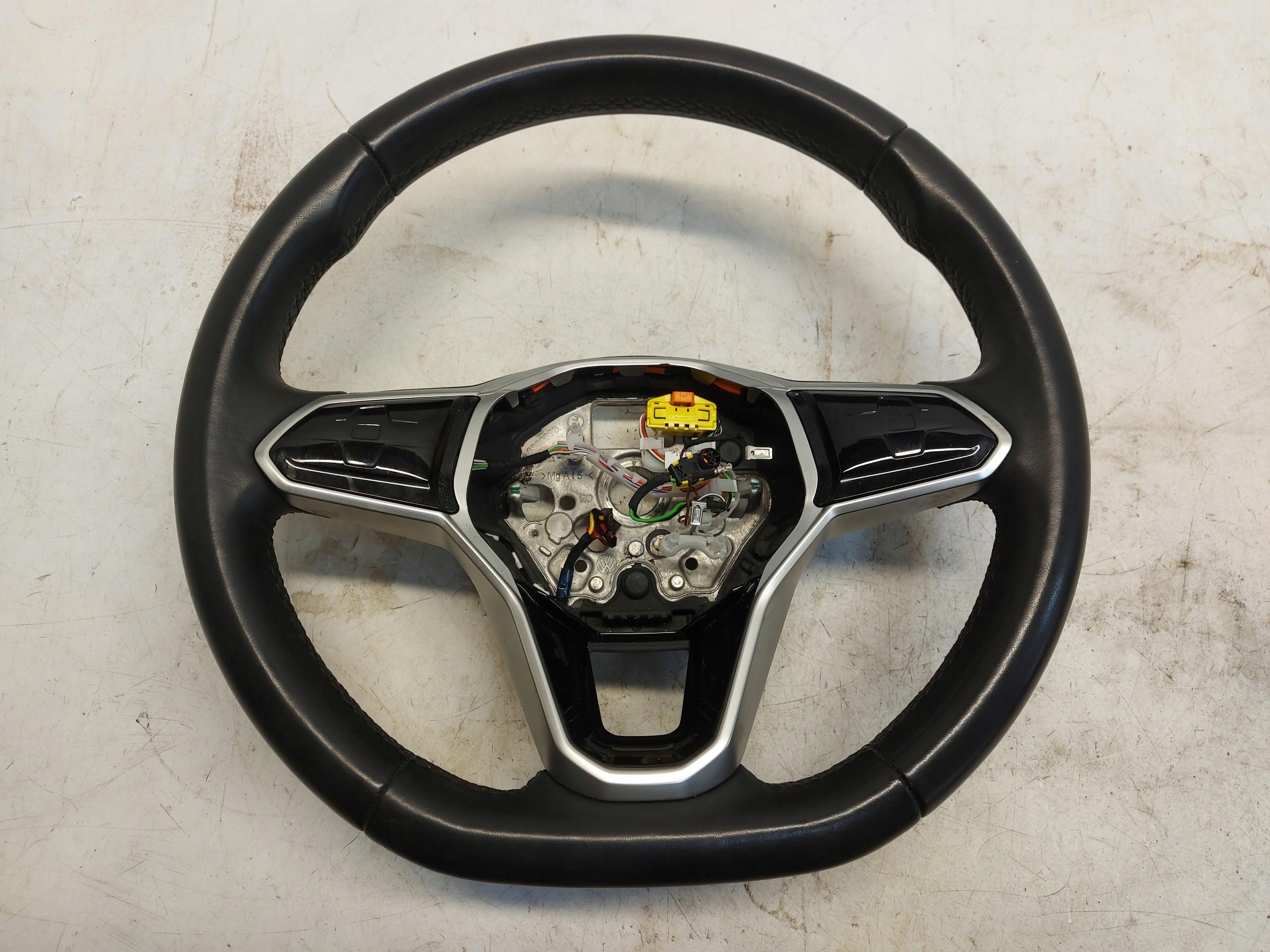 VW ID4 11A , 2024r SUV 5D lenkrad MULTIFUNKCJA 10A419089