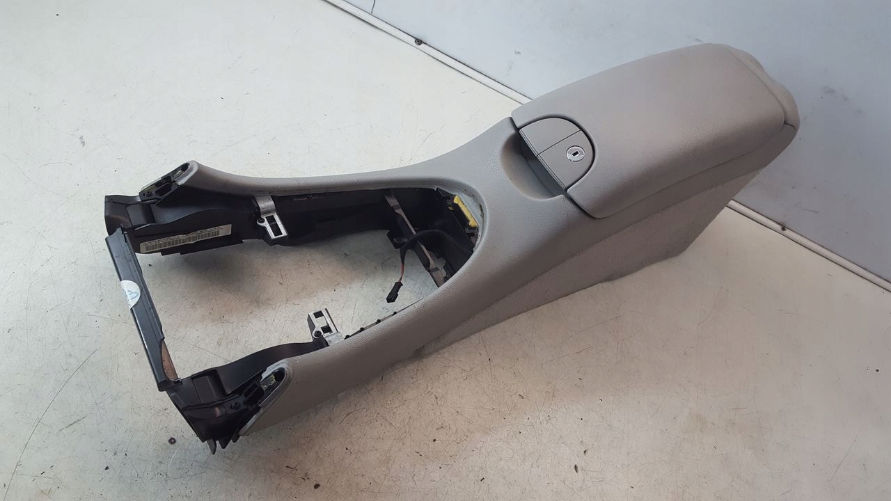 A2096802950 - Підлокітник Mercedes W209