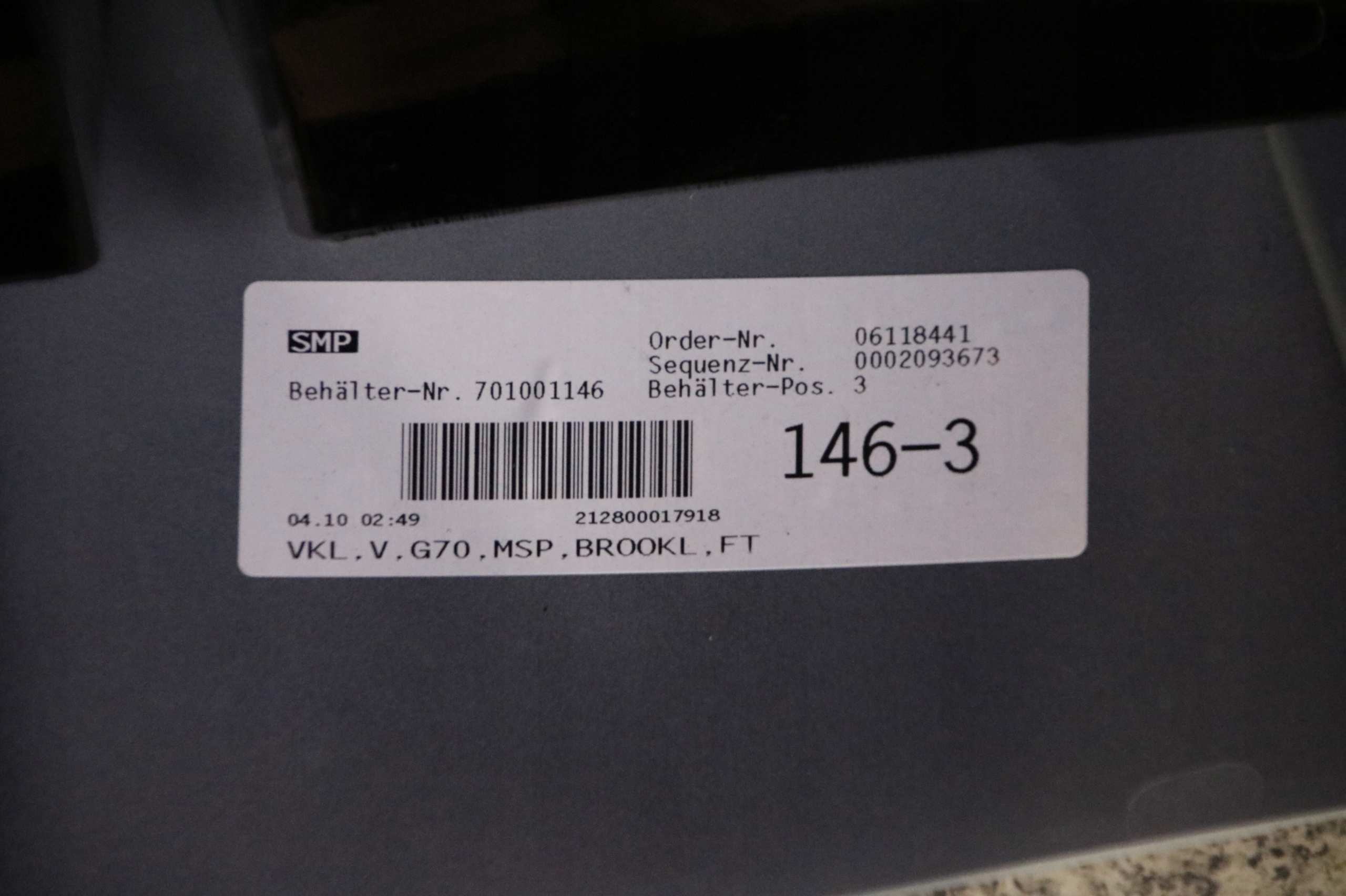 BMW 7 G70 i7 m-packet bumper front USA colour C4P