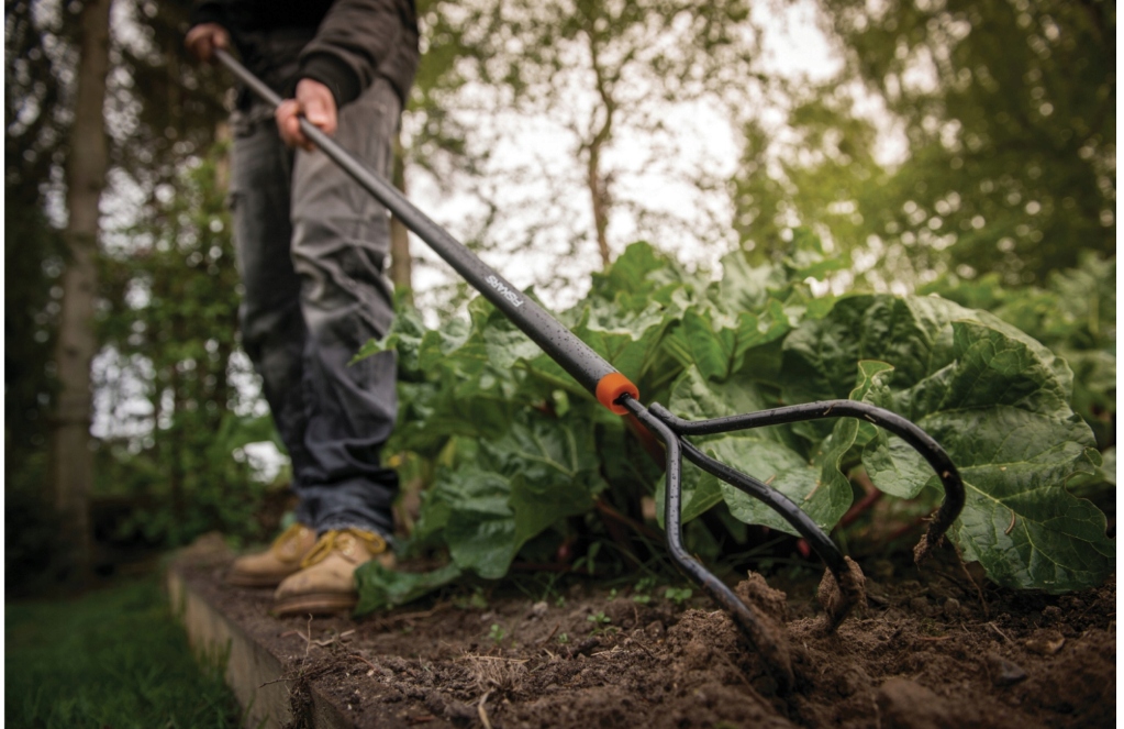 KULTYWATOR OGRODOWY HACZKA MOTYKA FISKARS Kod producenta FS-1016034