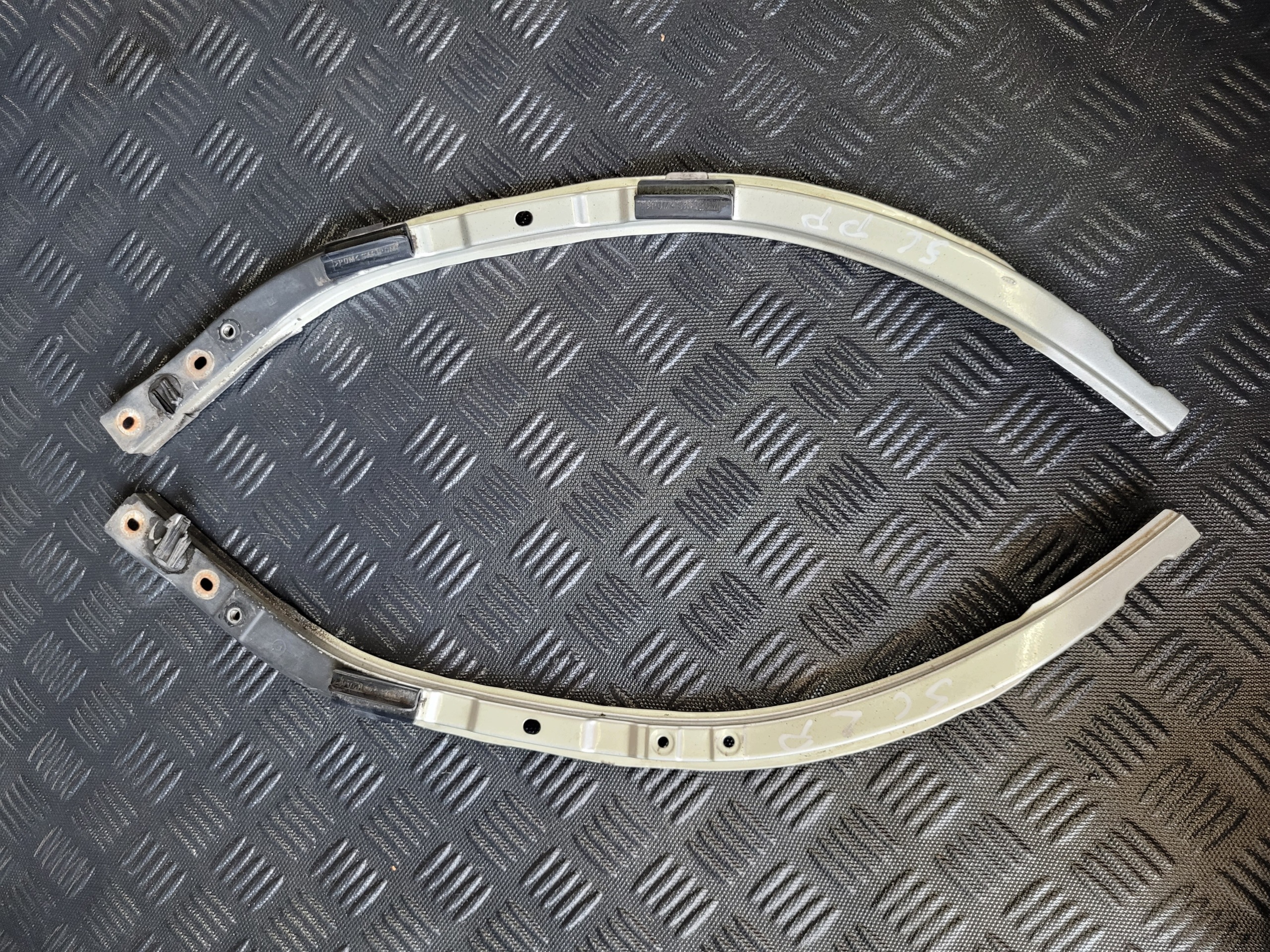 moulding front body wall front pillar OKULAR left LEXUS SC II 430 SC430 1C0