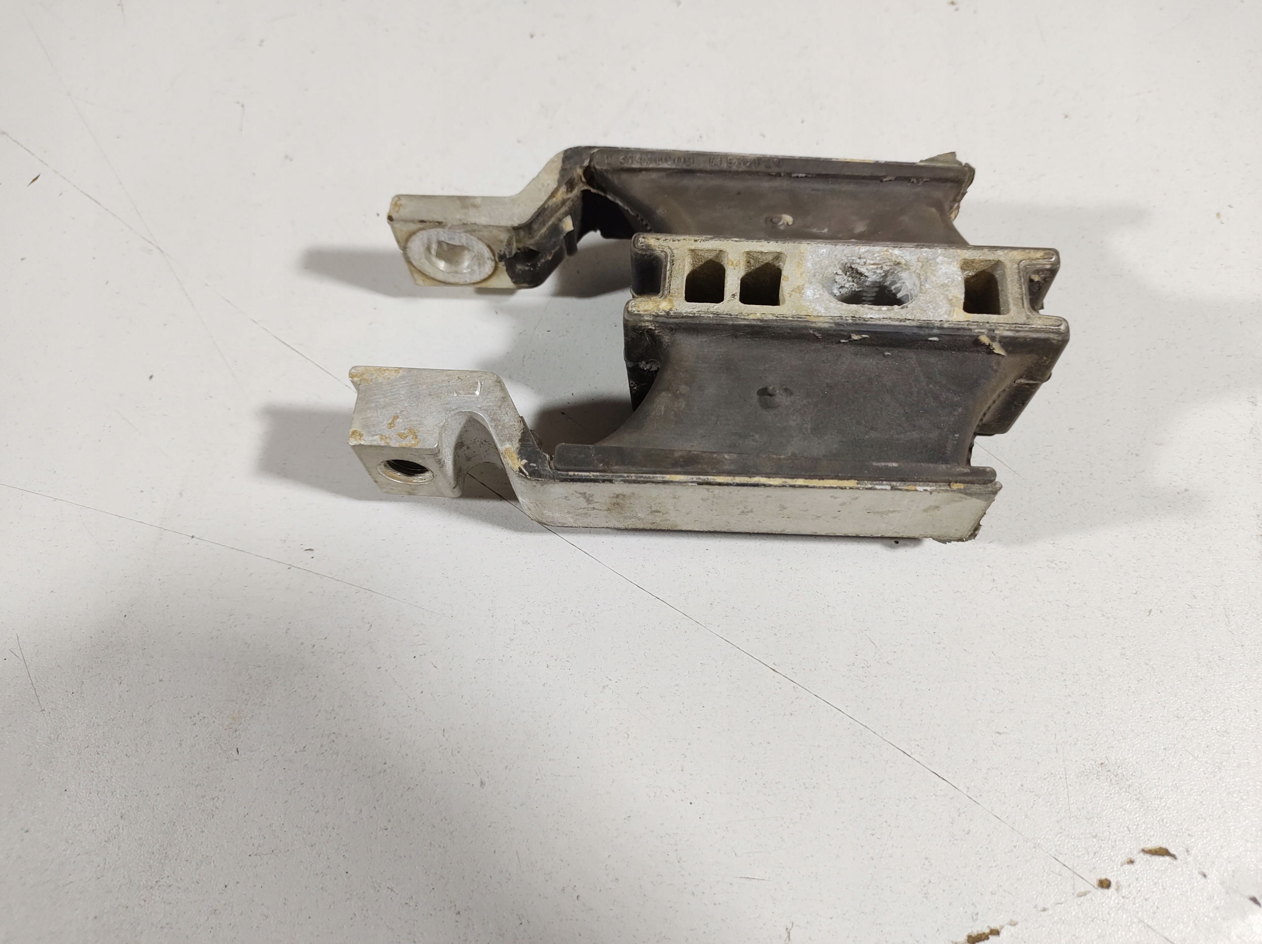 volvo V60 II лапа подушка Двигателя 31430509