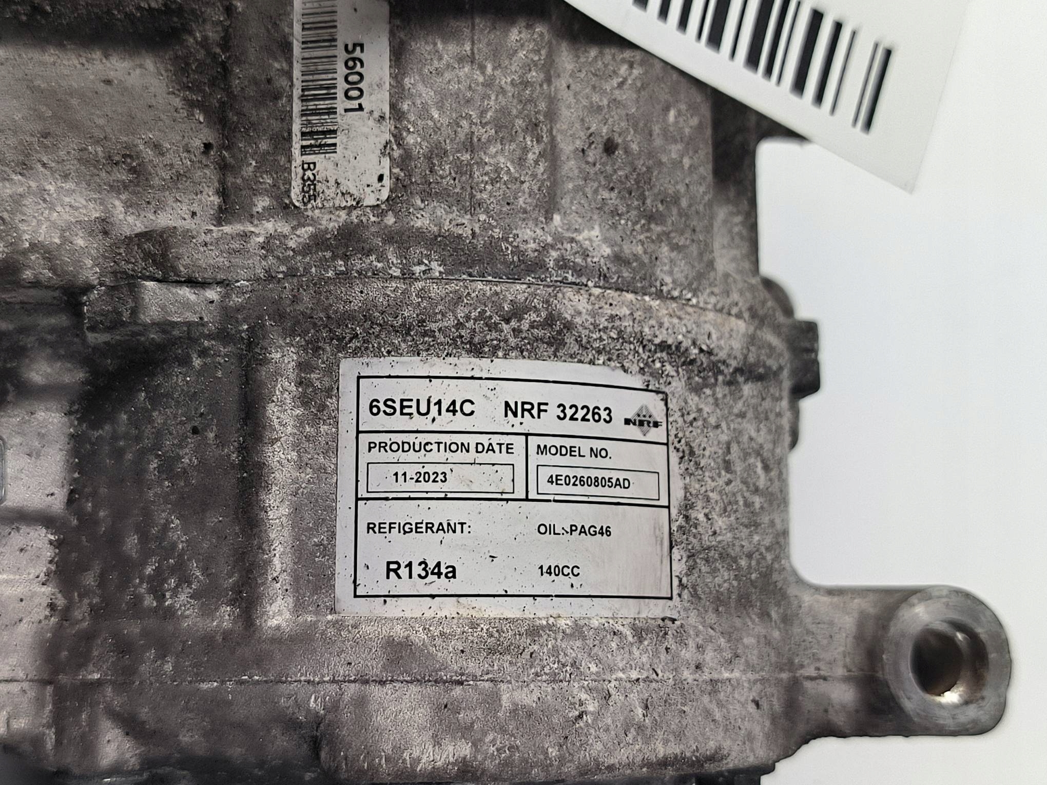 compressor of the air conditioning 4E0260805AD AUDI A4 B8