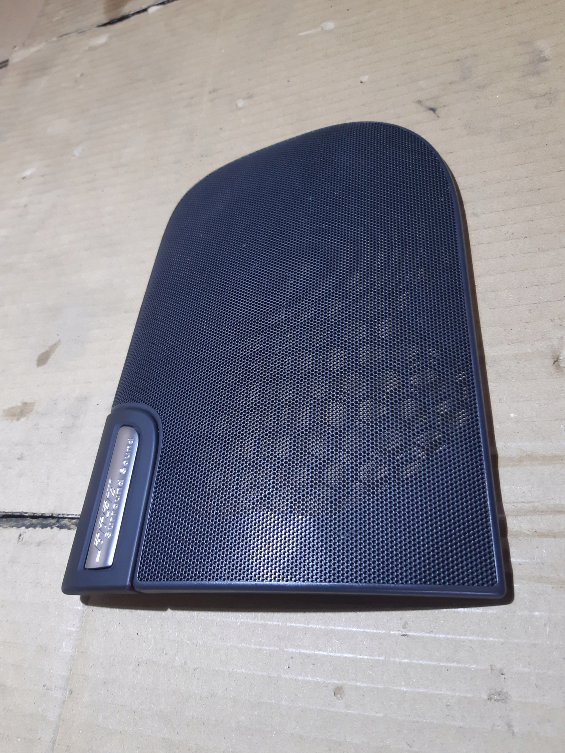 AUDI A8 D3 covering of the speaker BOSE left front 4E0035405