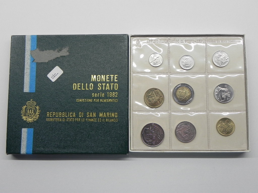 4439/ ZESTAW 9 MONET 1982 SAN MARINO ( ETUI + KSIĄŻECZKA )