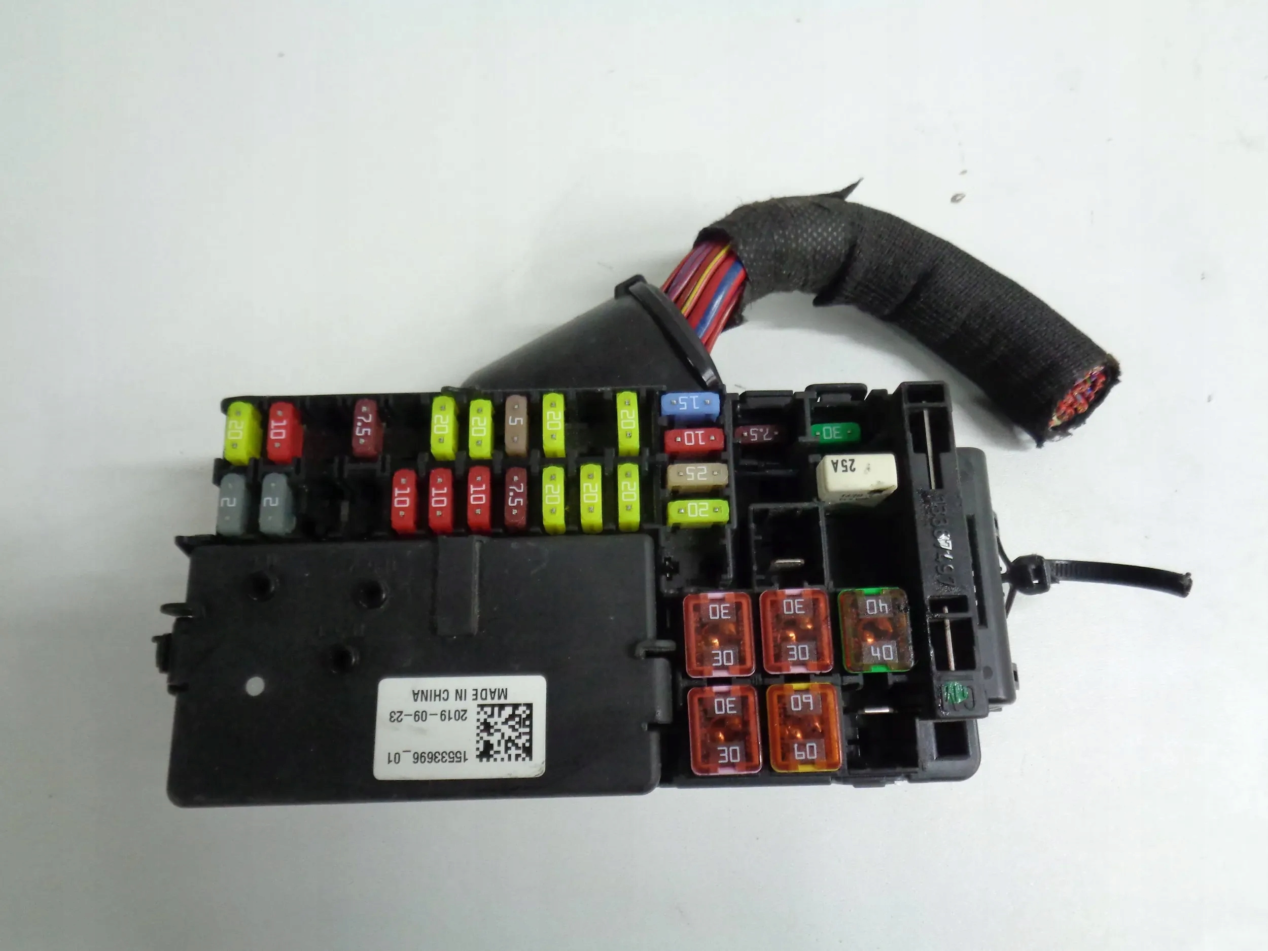 OPEL ASTRA K V 15-21 MODULE FUSIBLES 15533696