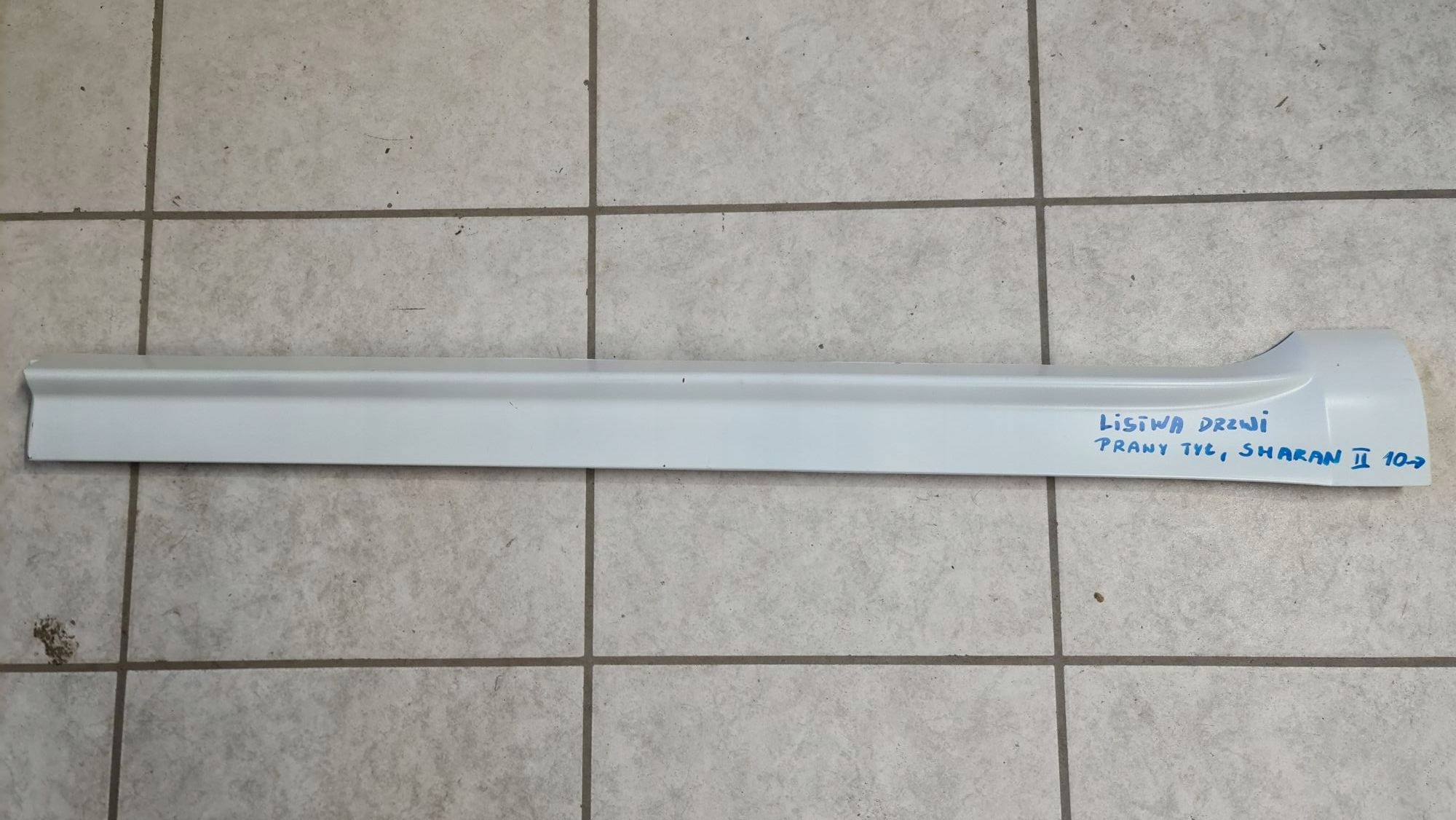 moulding for door right rear. VW SHARAN II 10R->