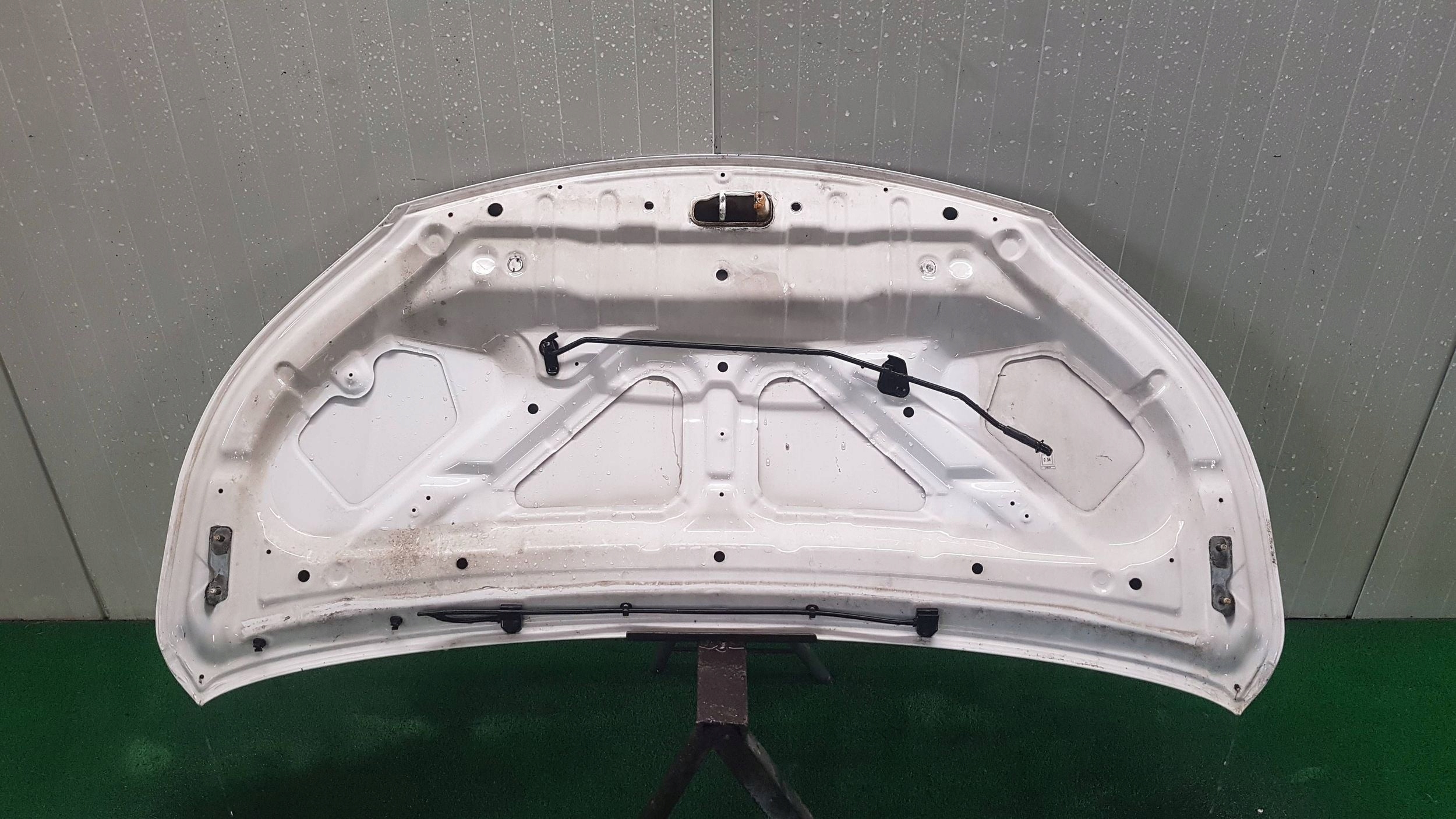 Capot NISSAN NV200 LAK: QM1