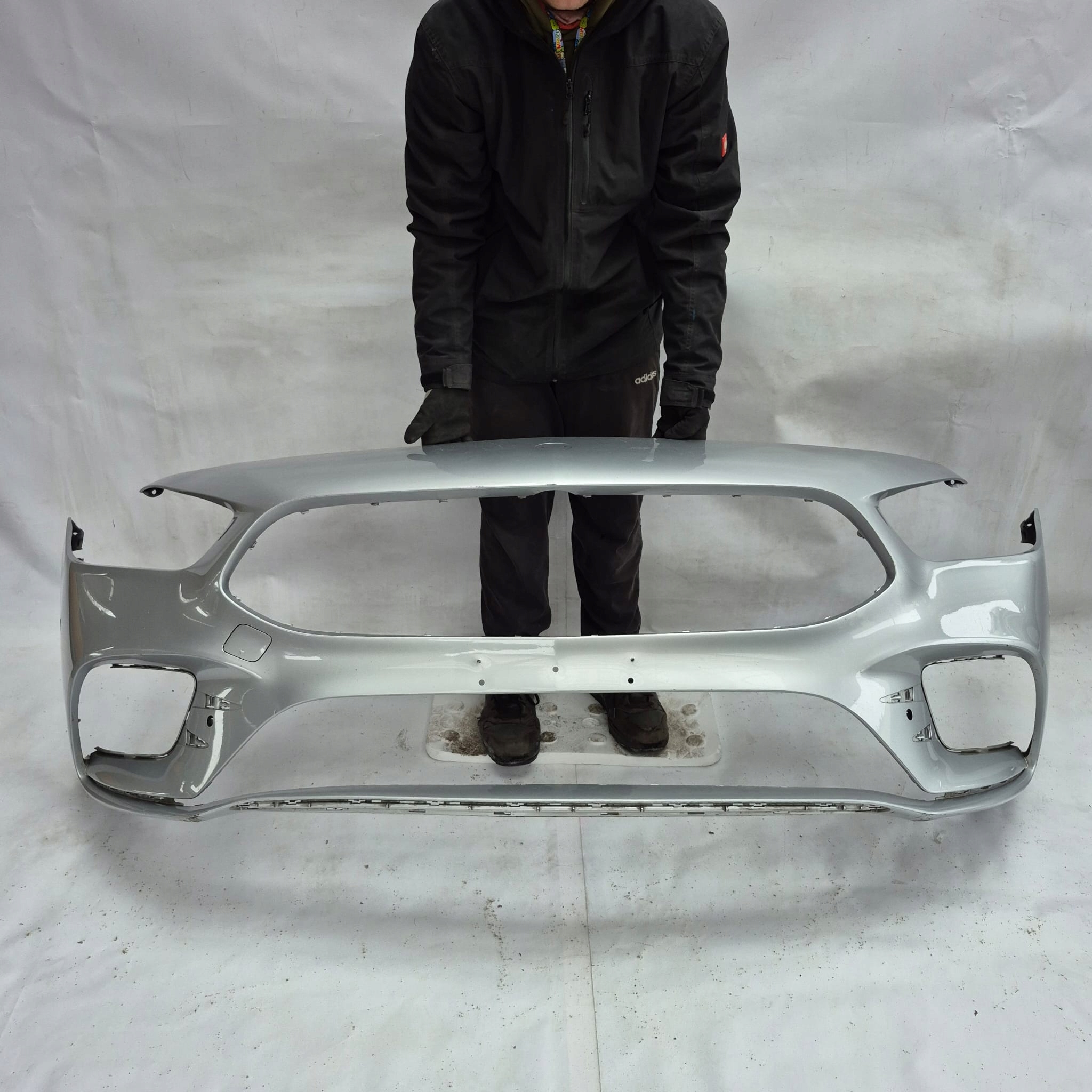MERCEDES B-KLASA W247 AMG 18- bumper front front PDC