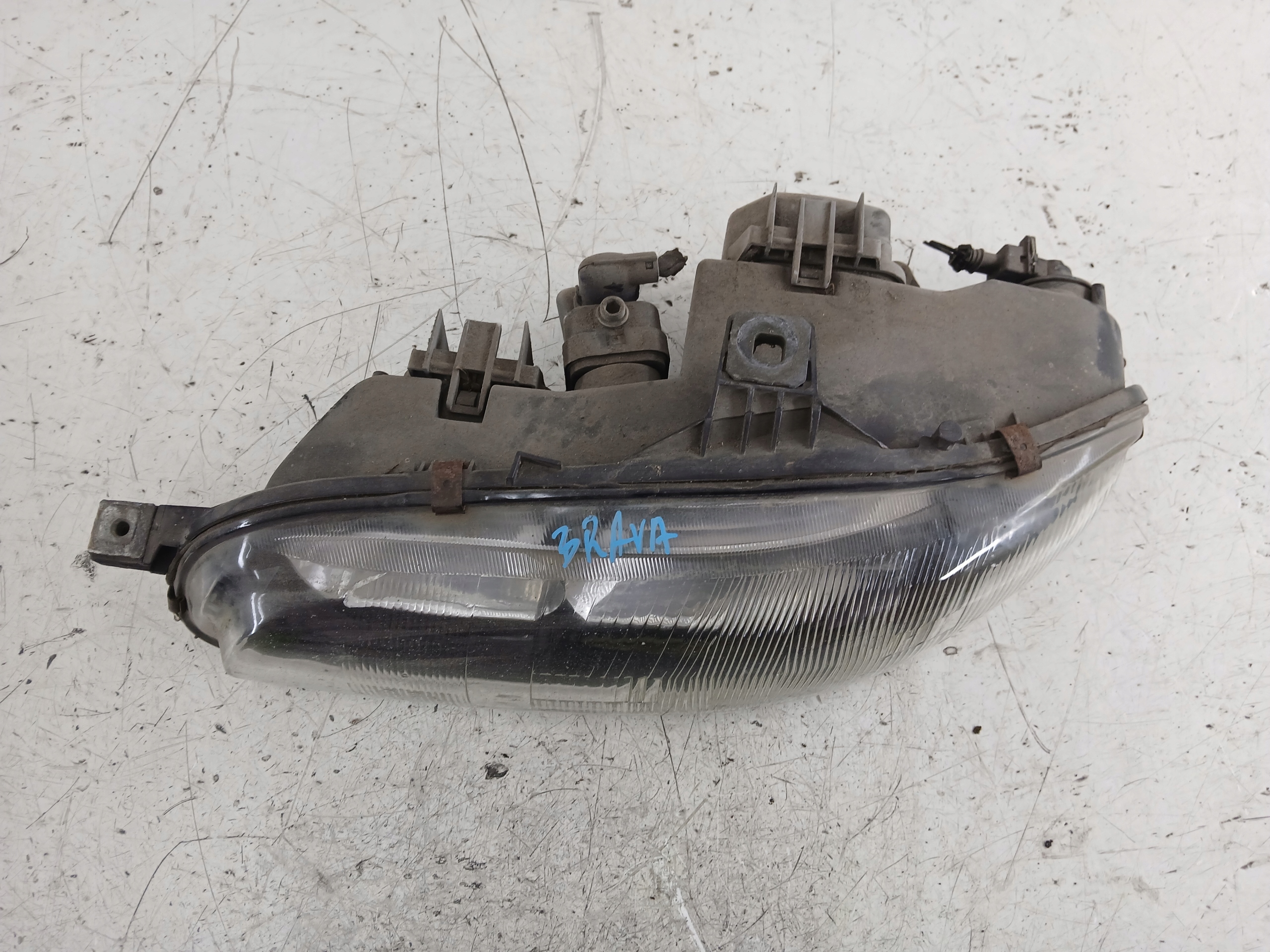 FIAT BRAVA light left front