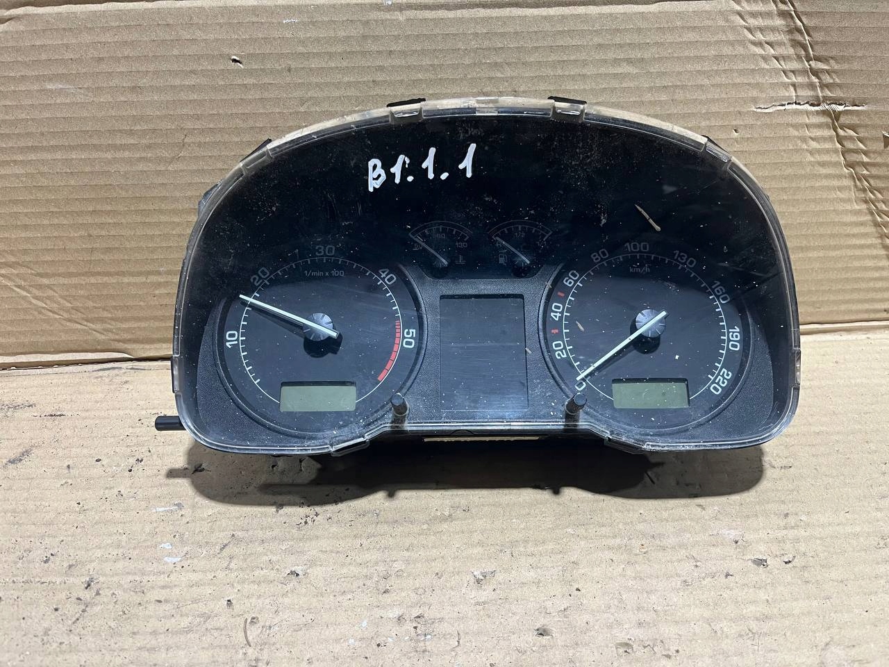 LICZNIK ZEGAR SKODA OCTAVIA I 1U0920811F