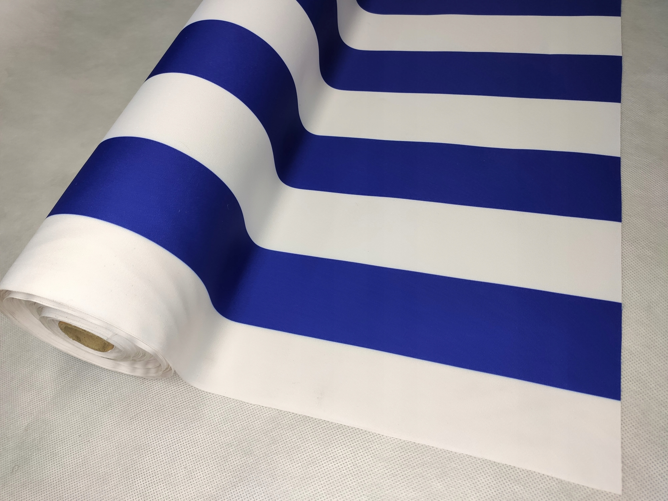 

Tkanina markiza -160cm 1mb niebieska pasy 235g/m2