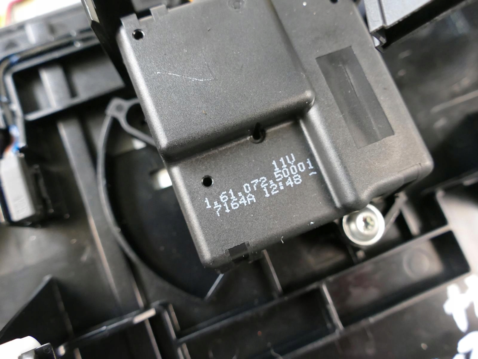 MERCEDES W211 LIFT PANEL PRYCISKOW switch of warning lights changer